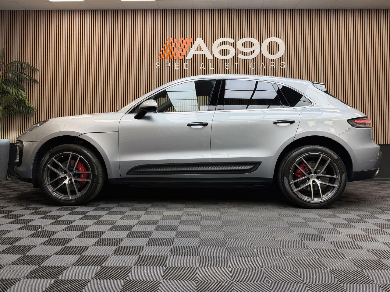 Porsche Macan view 4