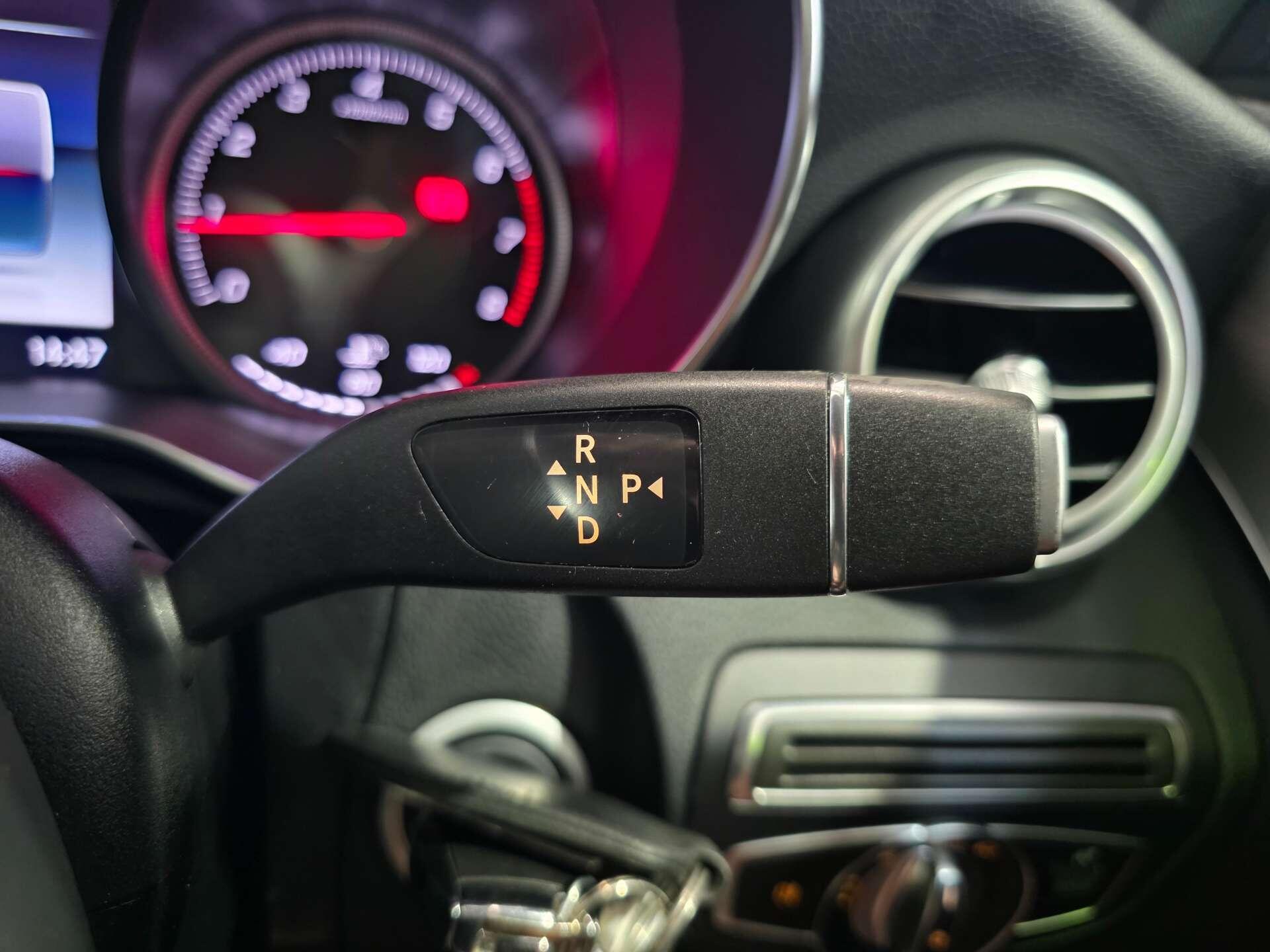 Mercedes-Benz C-Class view 19