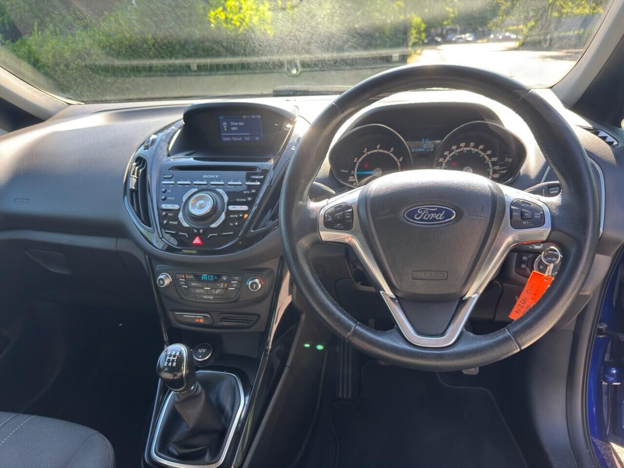 Ford B-Max view 11