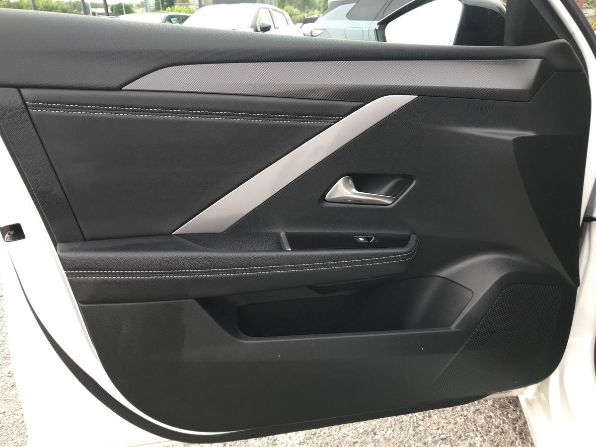 Vauxhall Astra view 18