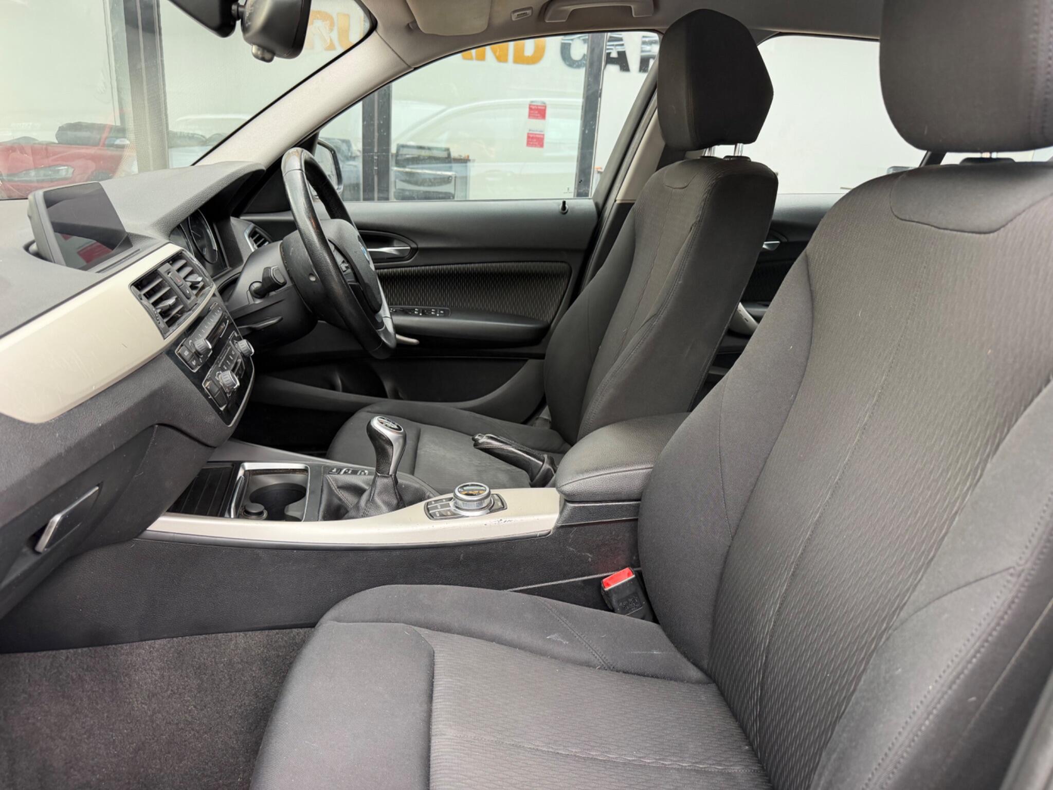 BMW 1 Series view 14