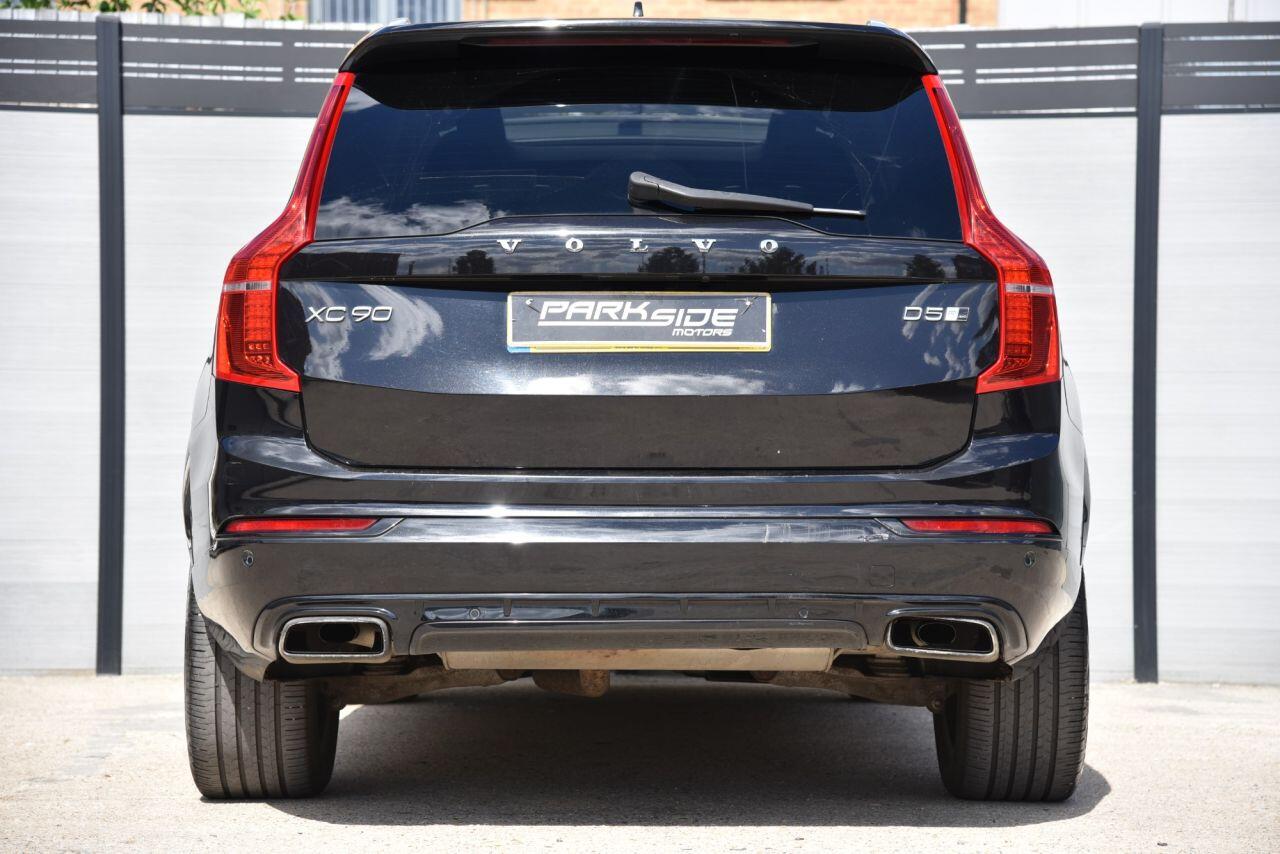 Volvo XC90 view 9