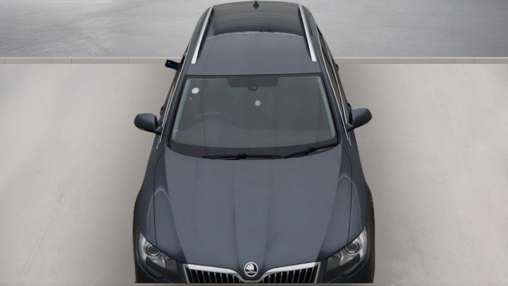 Skoda Superb view 5