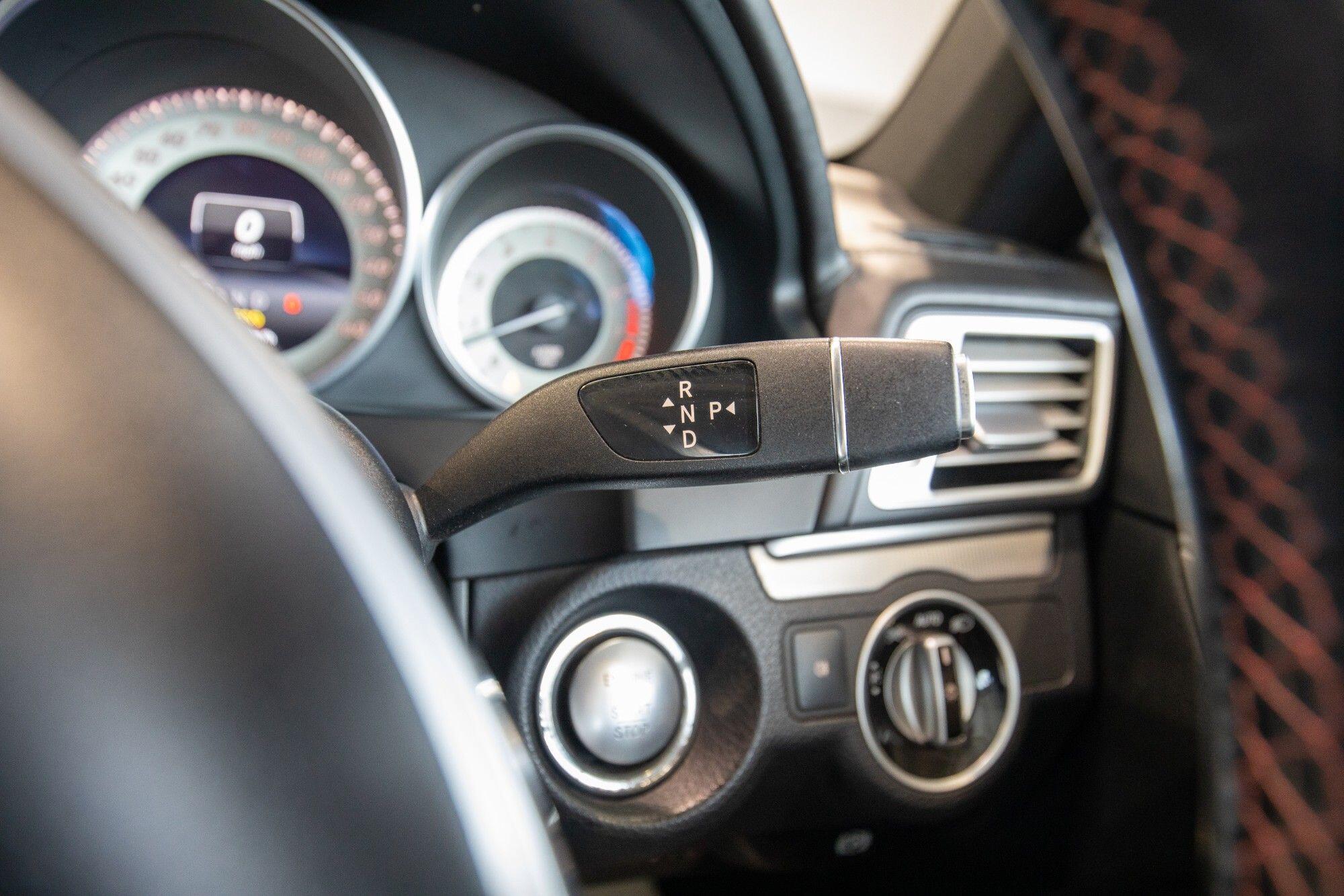Mercedes-Benz E-Class view 27