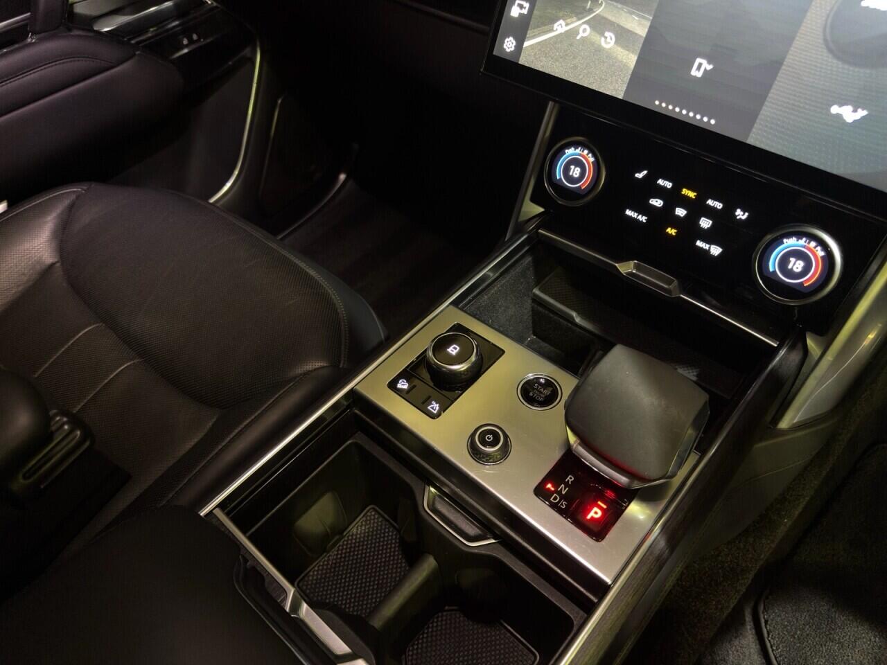 Land Rover Range Rover view 13