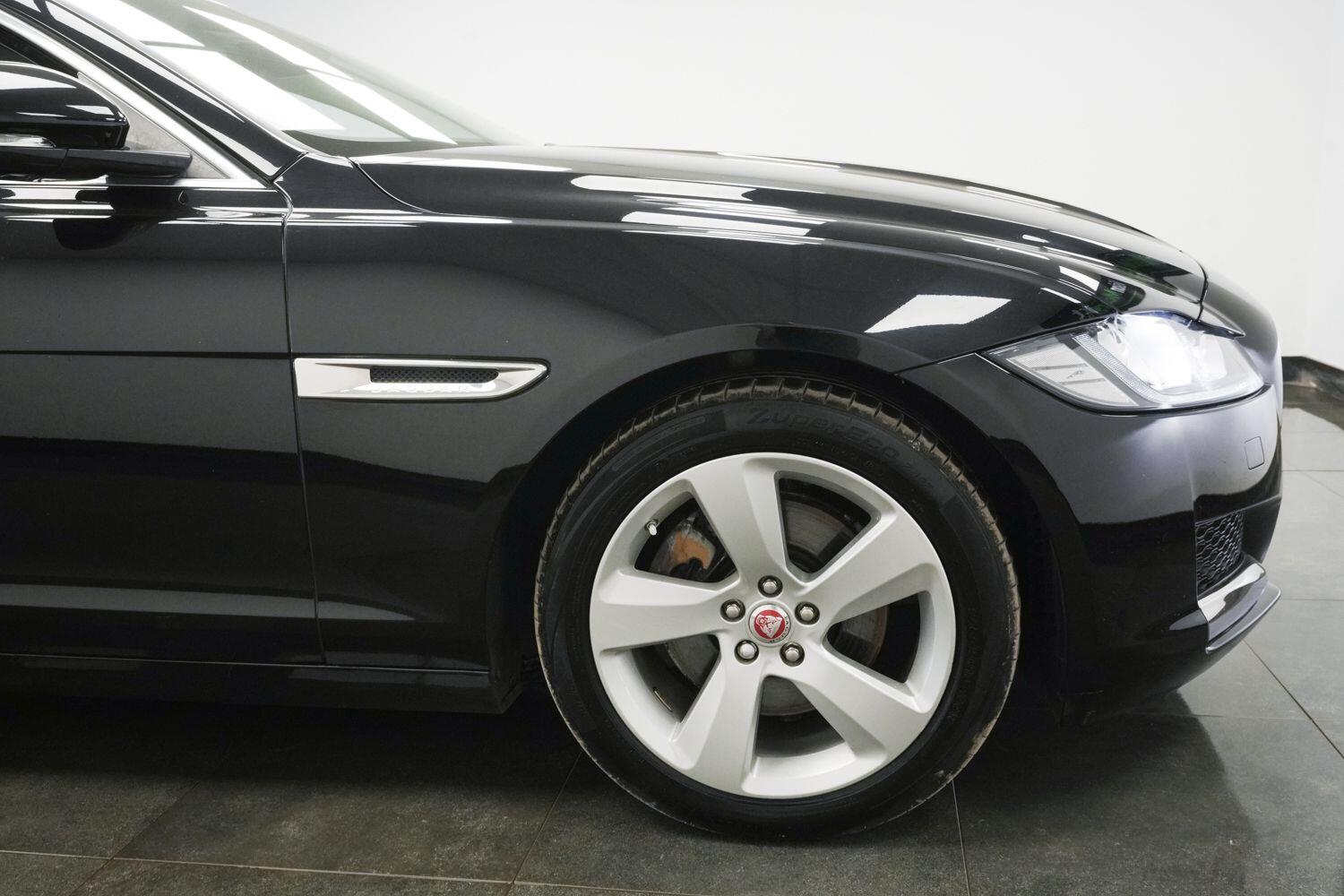 Jaguar XF view 5