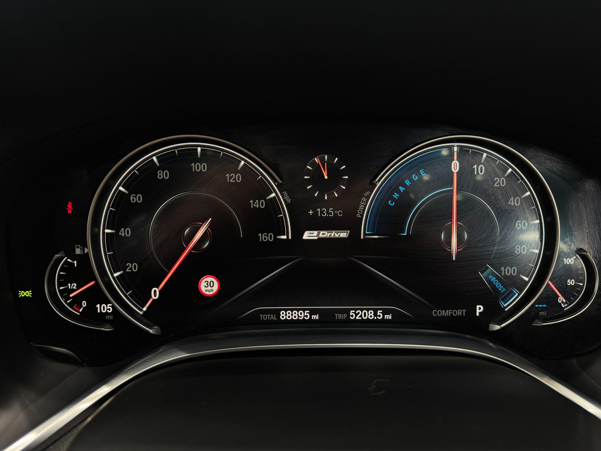 BMW 7 Series view 37