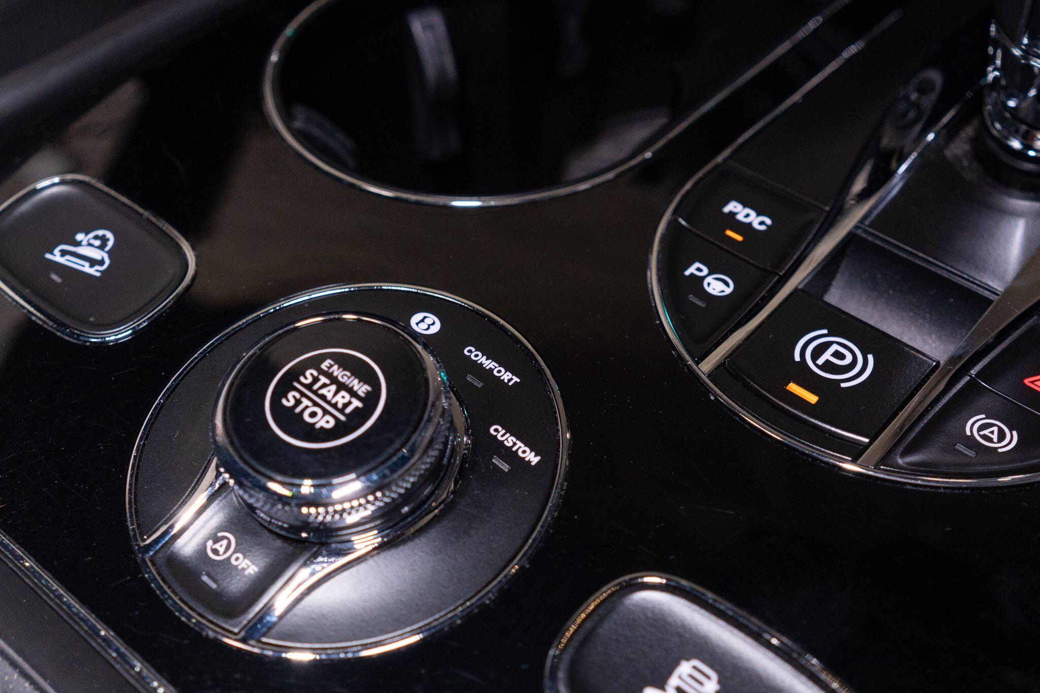 Bentley Bentayga view 17