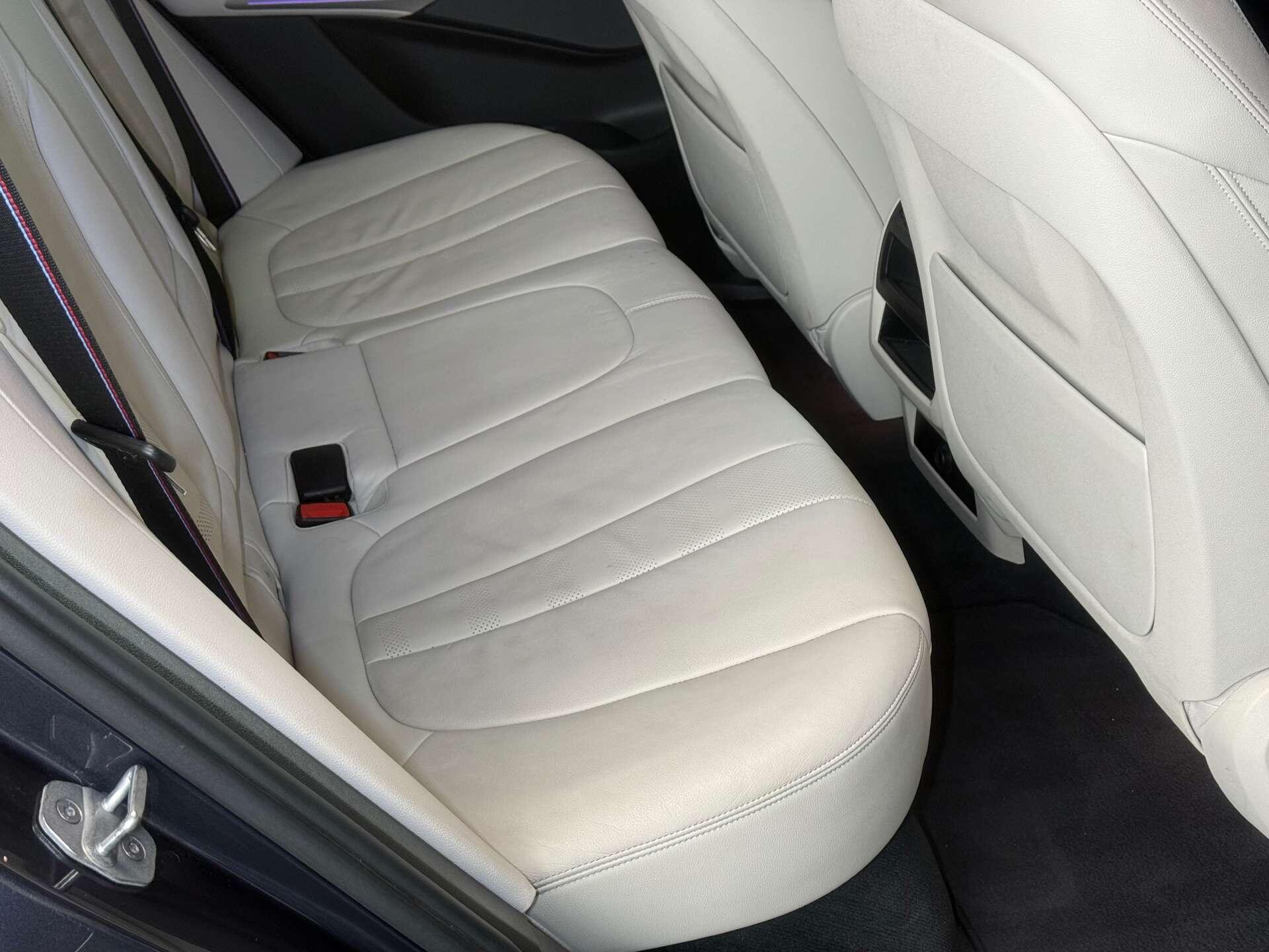 BMW X5 view 16