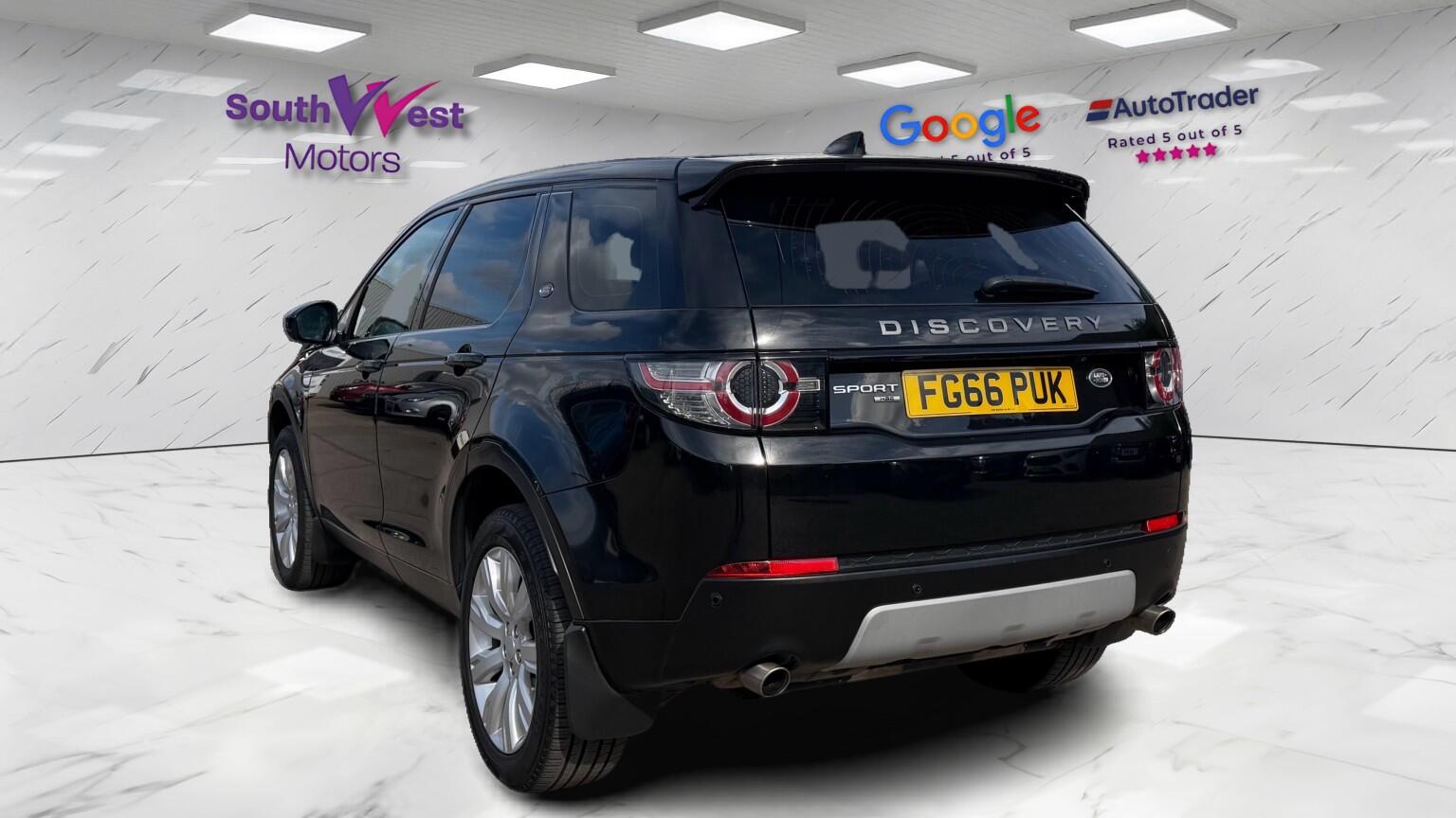 Land Rover Discovery Sport view 12