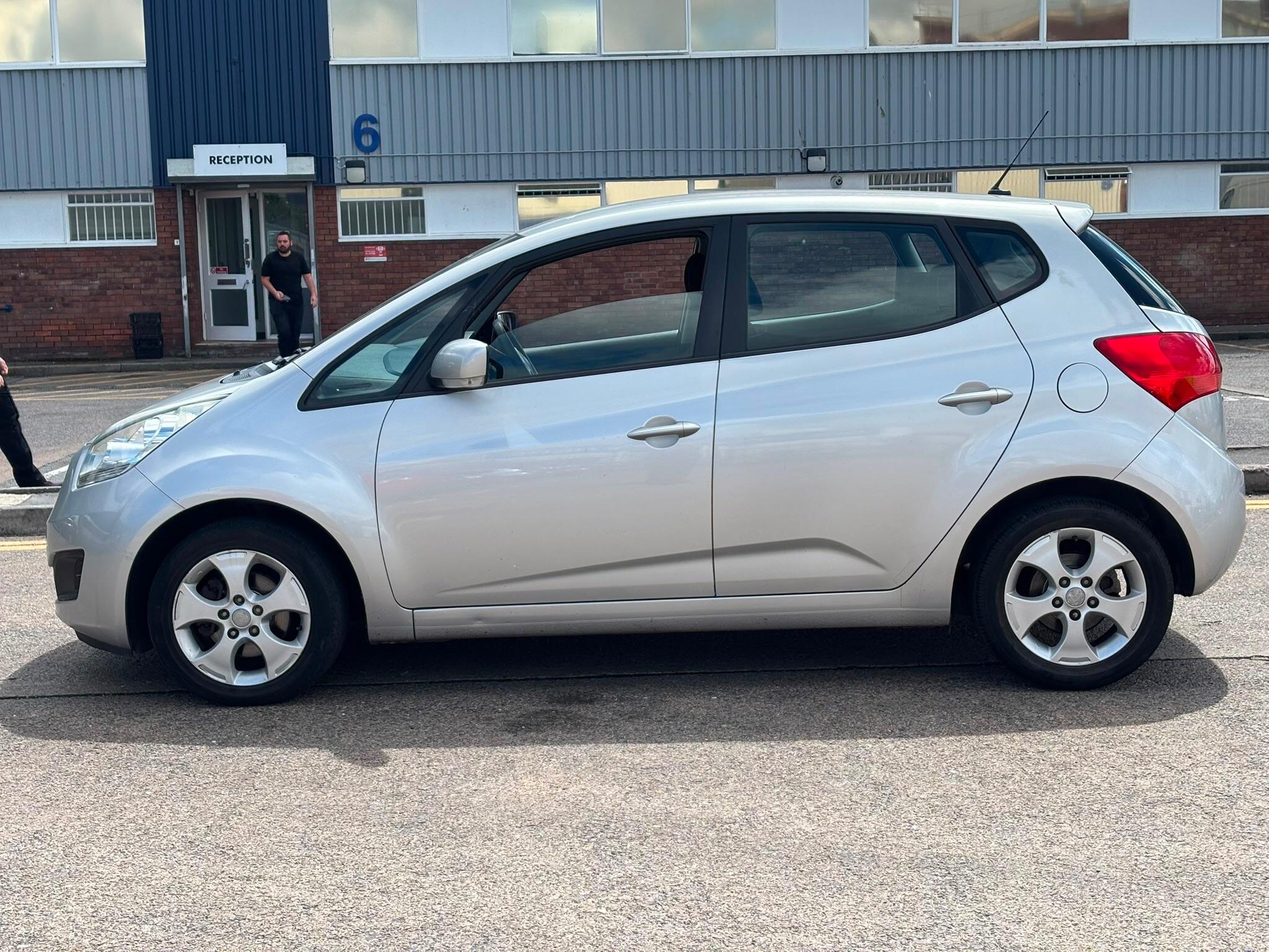 Kia Venga view 13