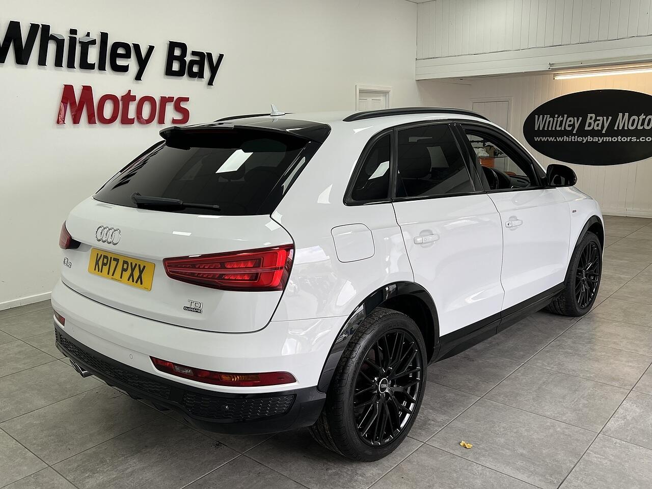 Audi Q3 view 3