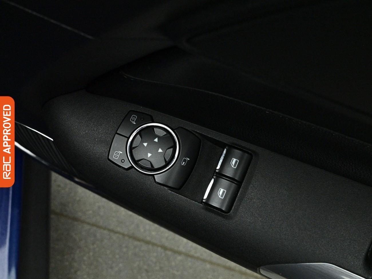 Ford Mustang view 26