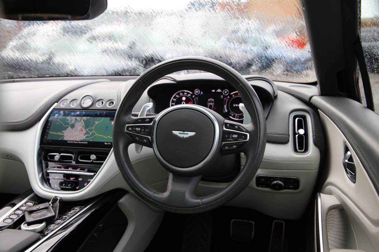 Aston Martin DBX view 28