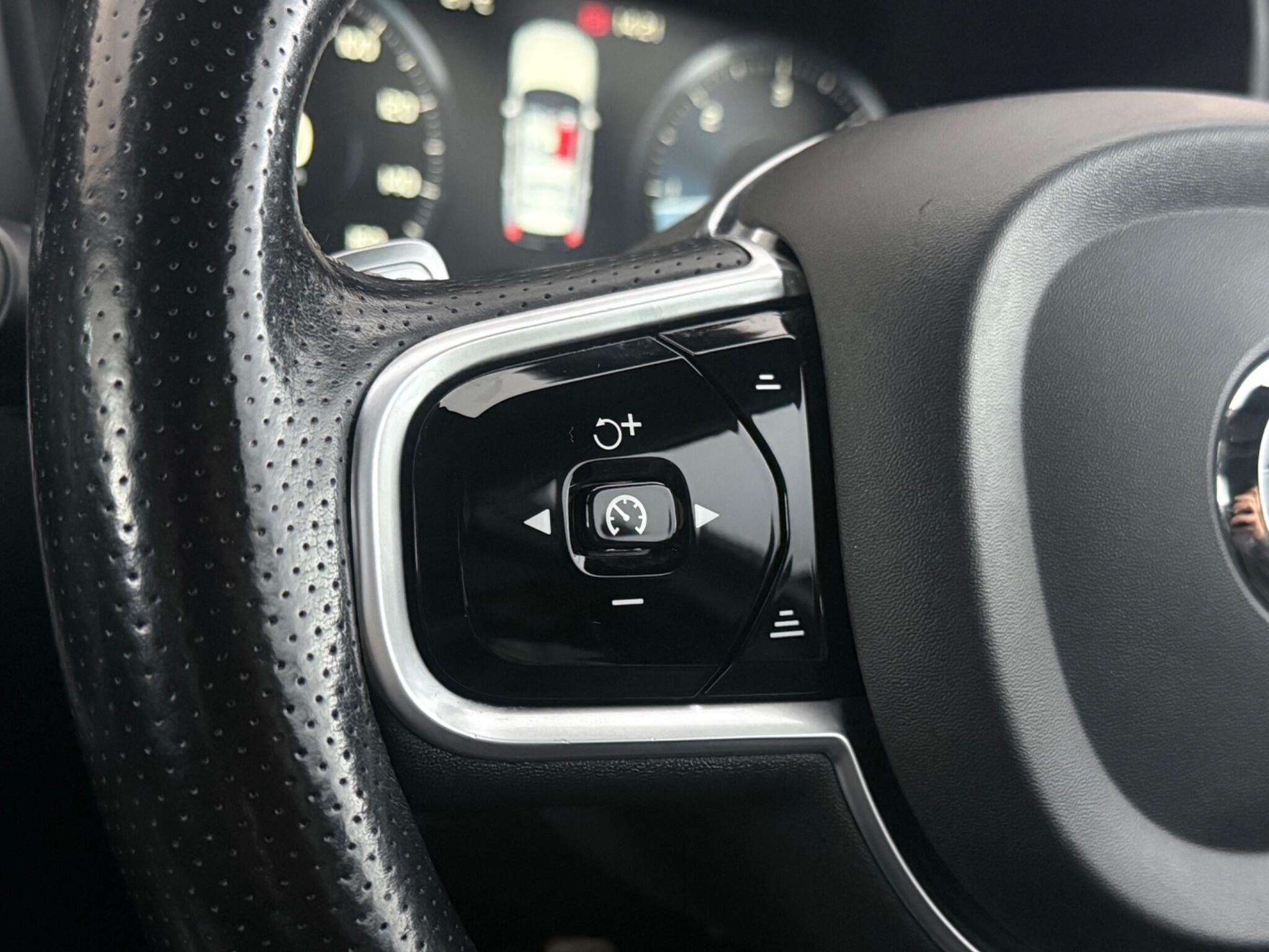 Volvo XC60 view 12