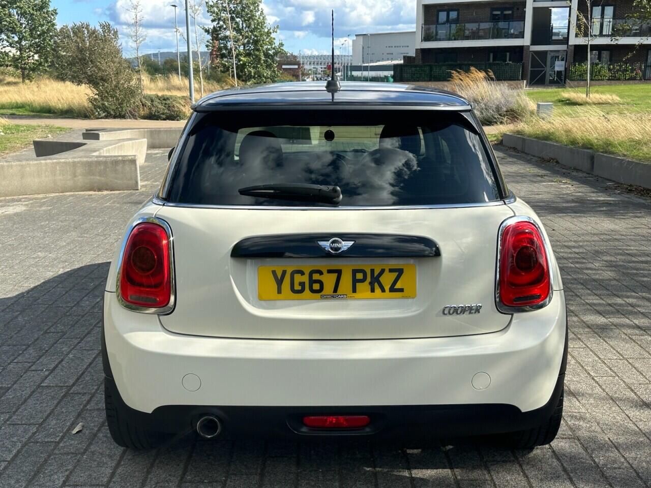 Mini Hatch view 10