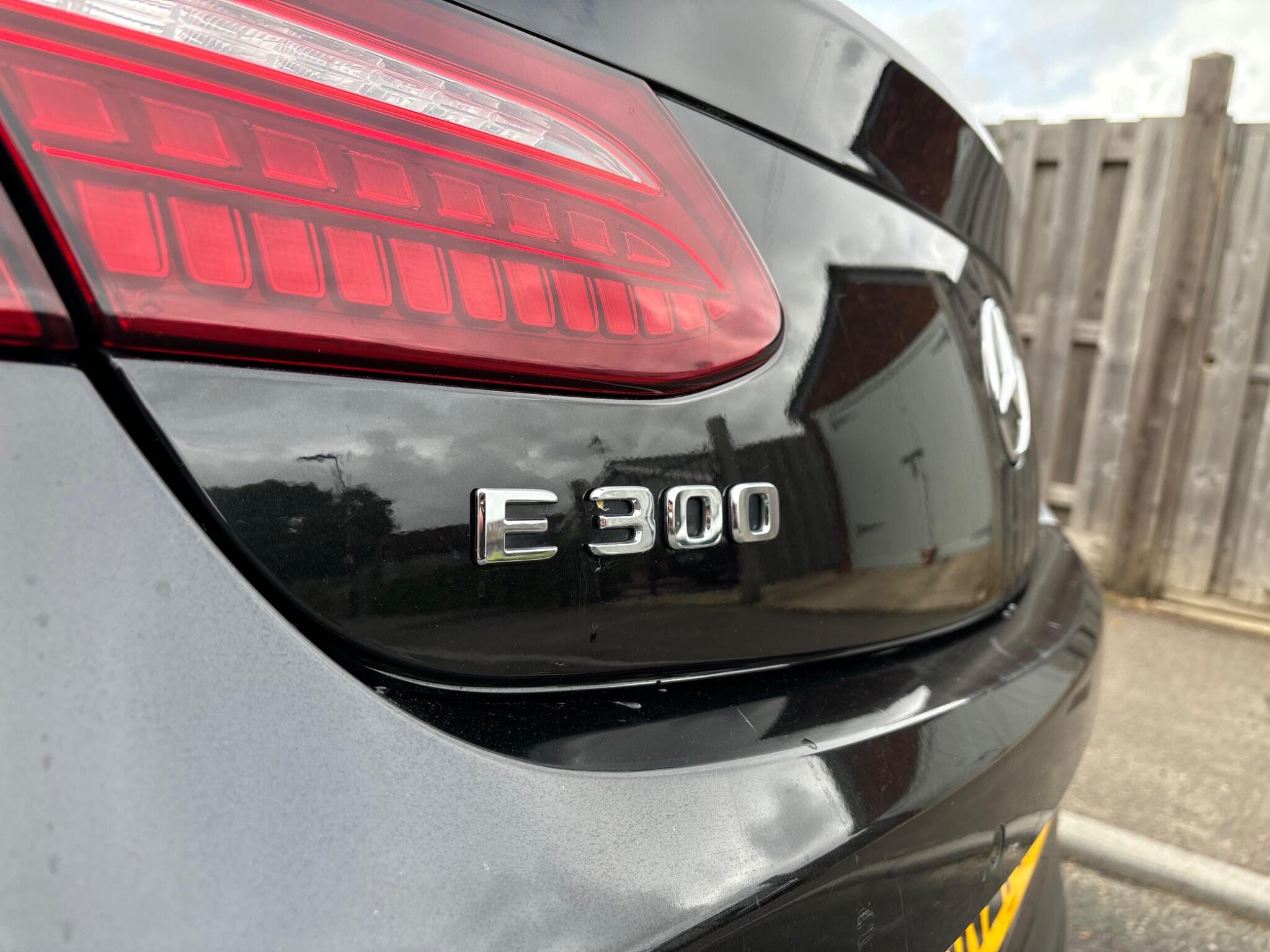 Mercedes-Benz E Class view 40