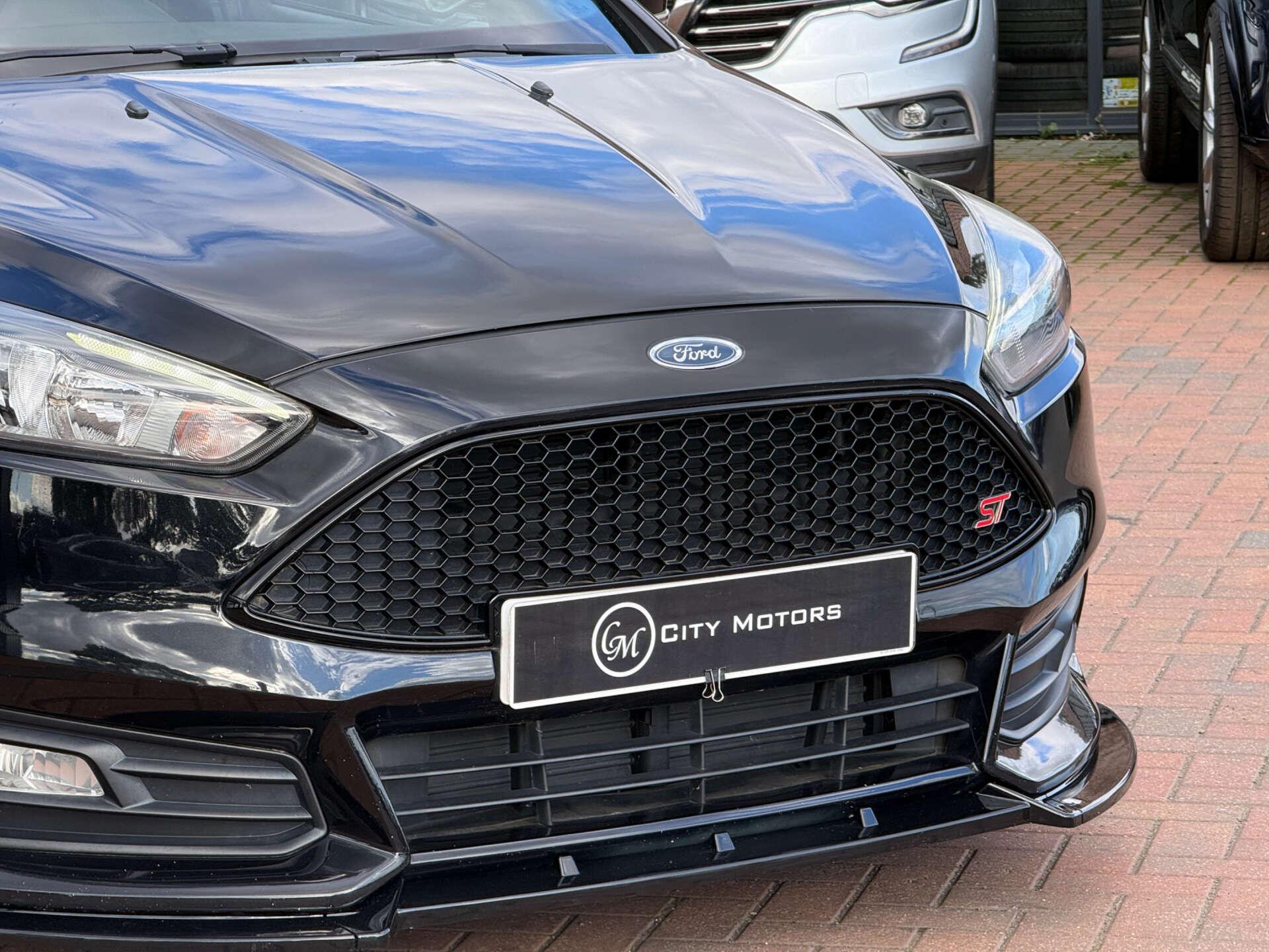 Ford Focus view 14