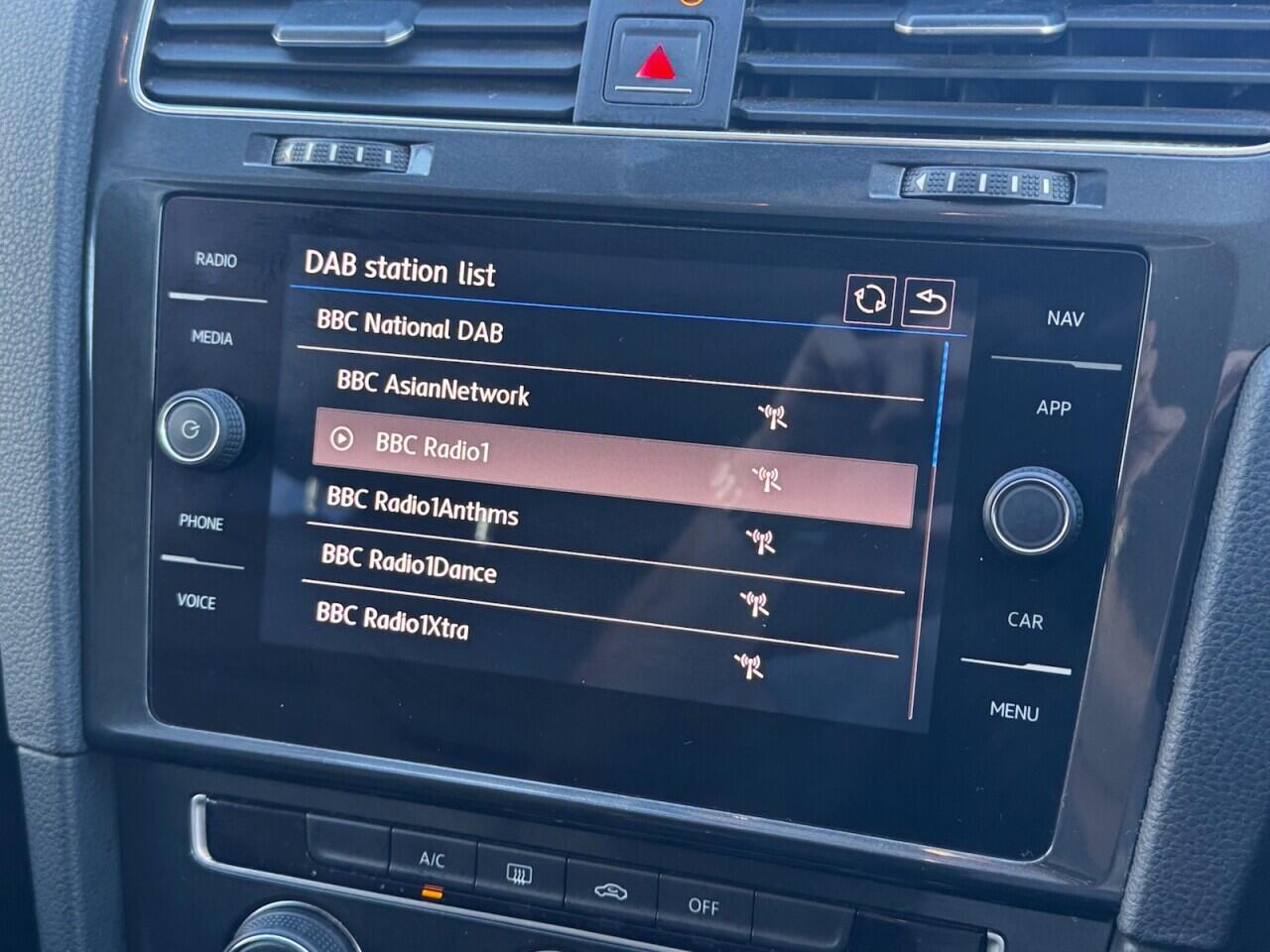 Volkswagen Golf view 30