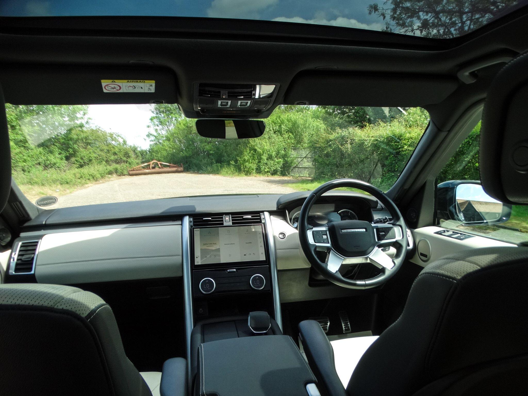Land Rover Discovery 3 view 15