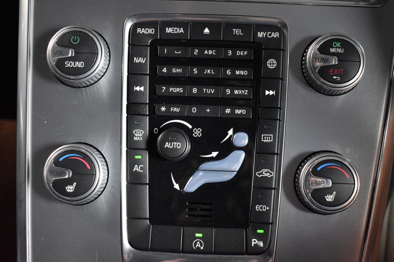 Volvo XC60 view 4