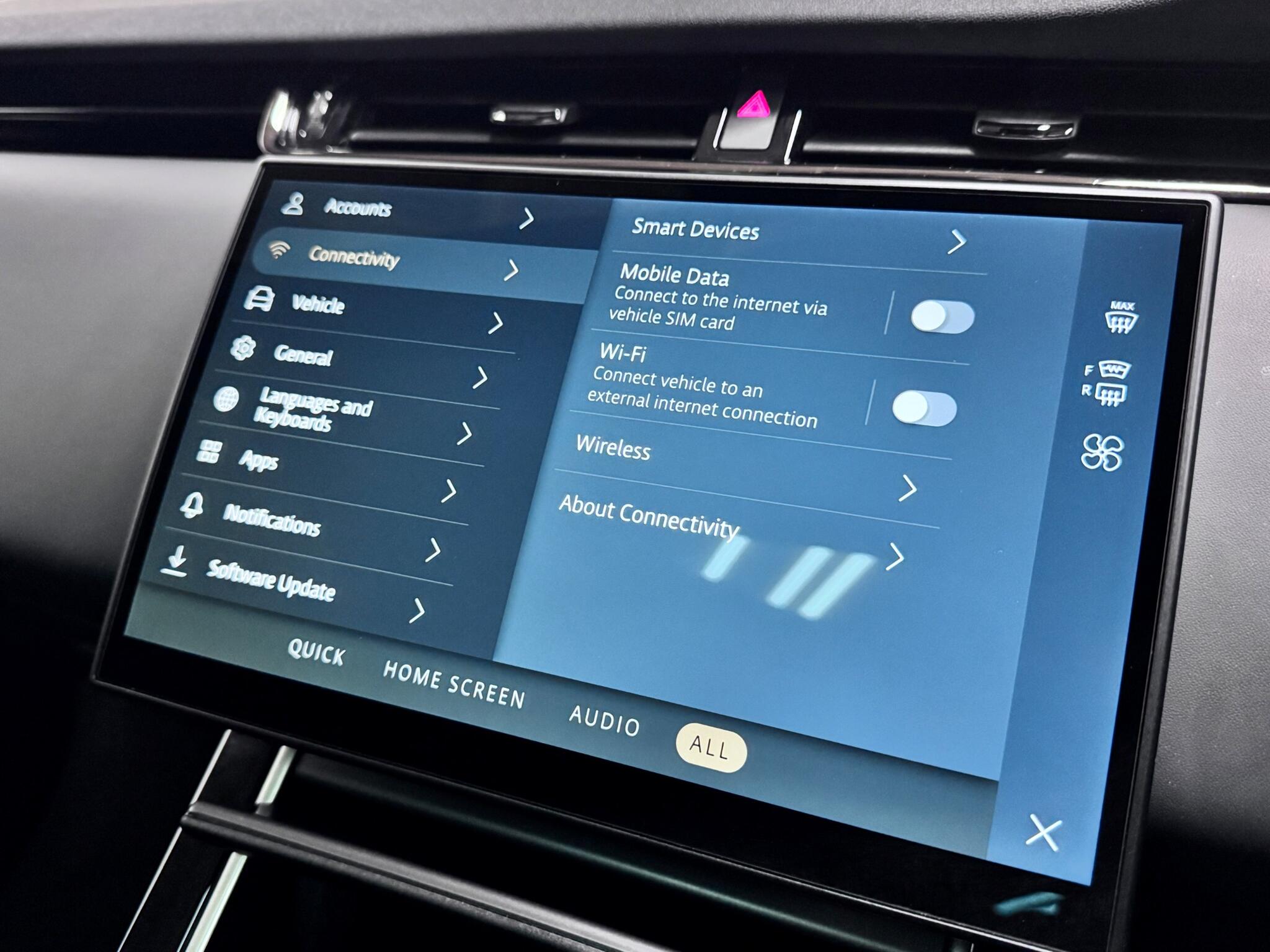 Land Rover Range Rover Evoque view 46
