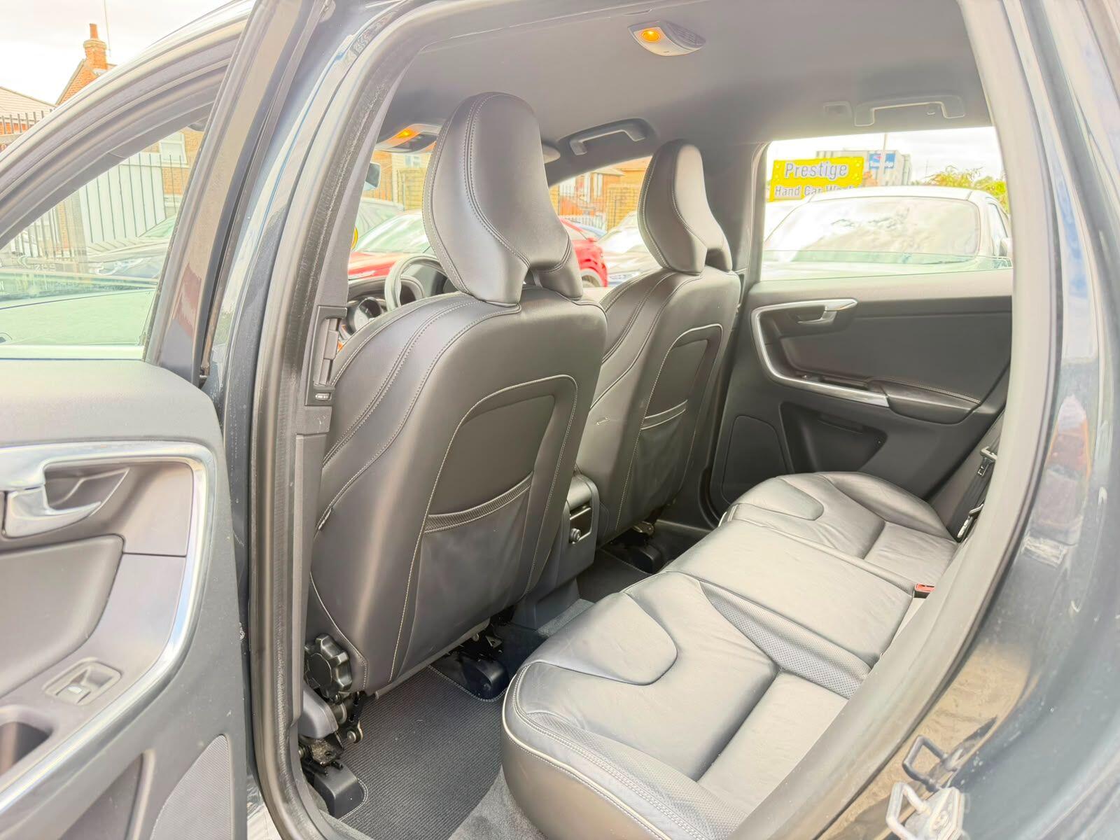 Volvo XC60 view 19