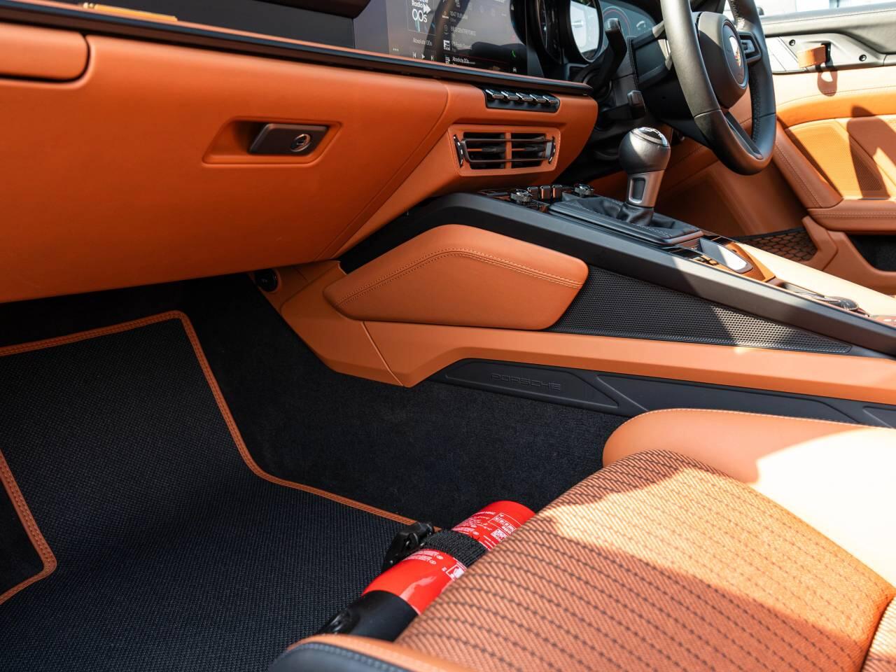 Porsche 911 view 27