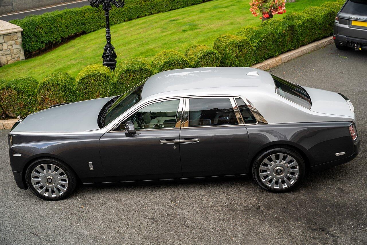 Rolls-Royce Phantom view 105