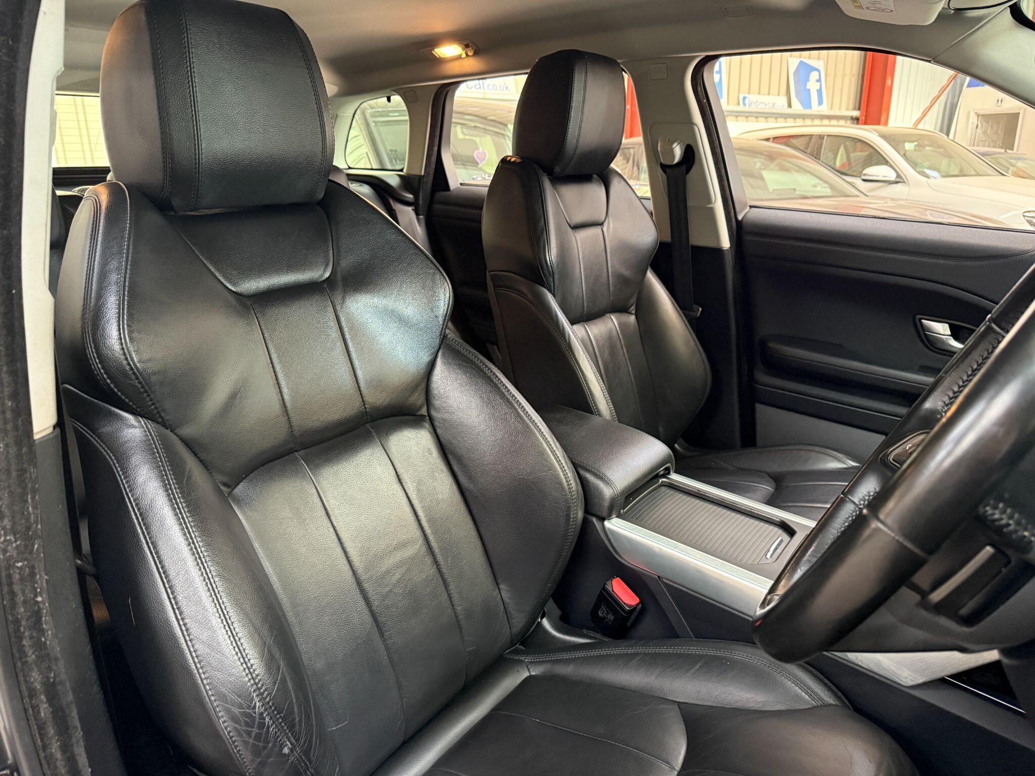 Land Rover Range Rover Evoque view 11