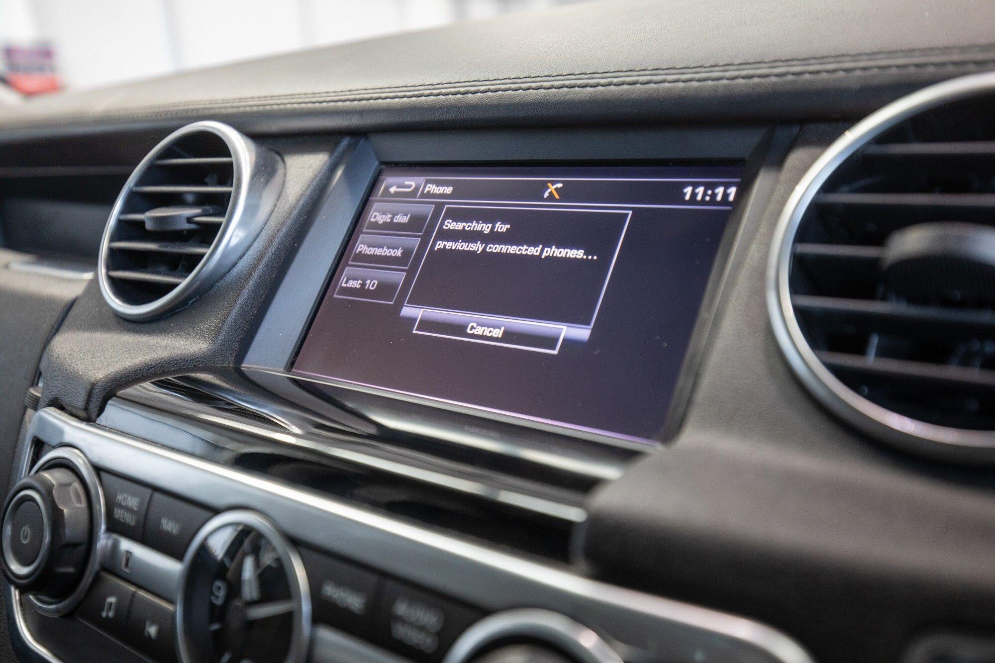 Land Rover Discovery view 26