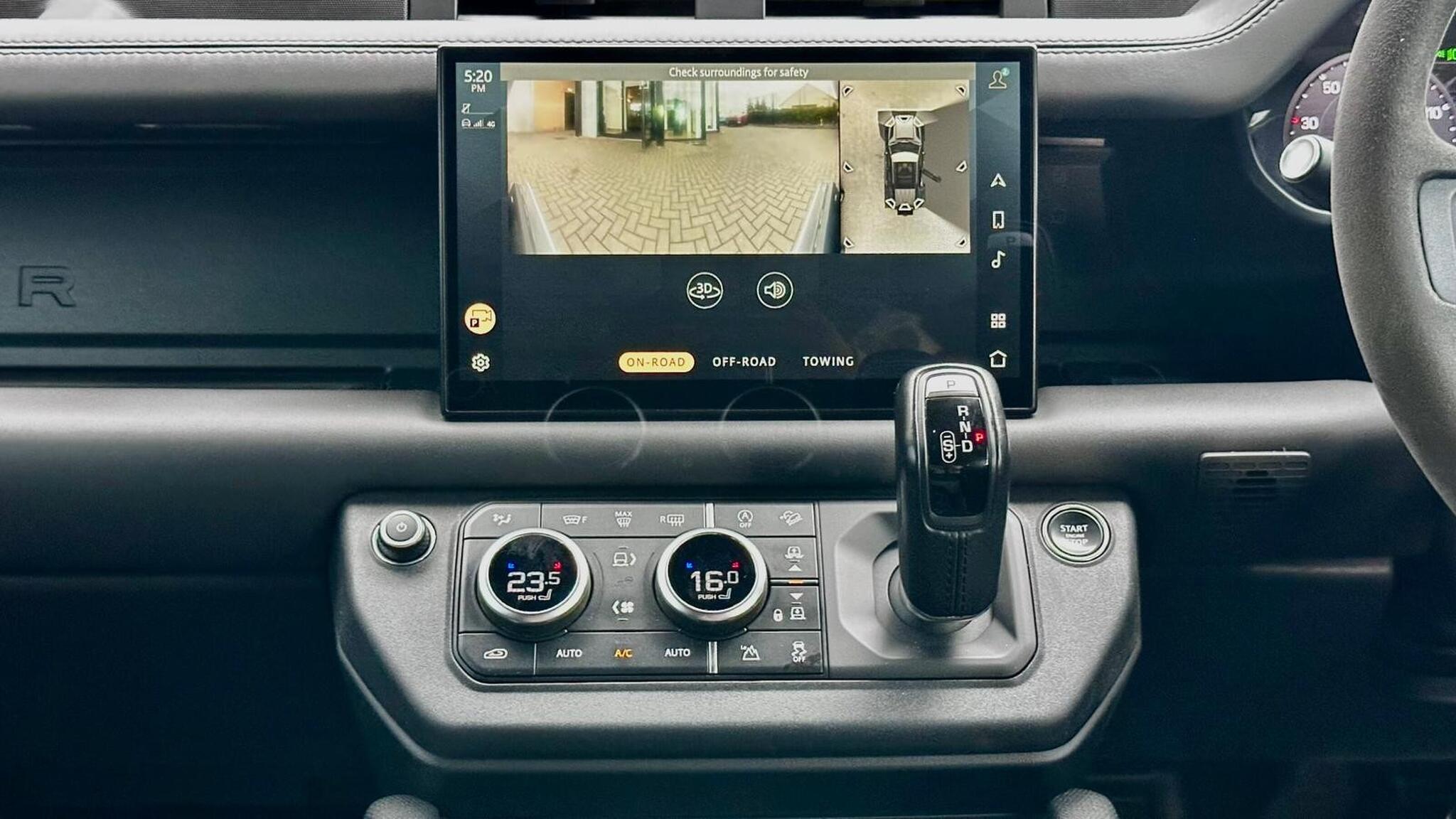 Land Rover Defender 110 view 45