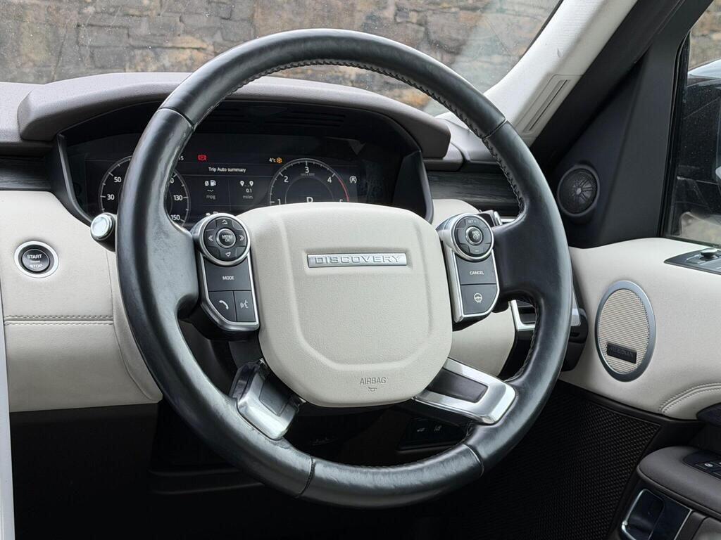 Land Rover Discovery view 28