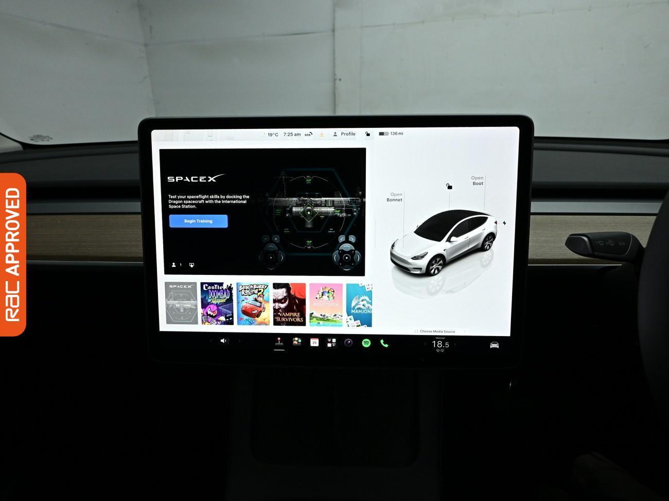 Tesla Model Y view 29