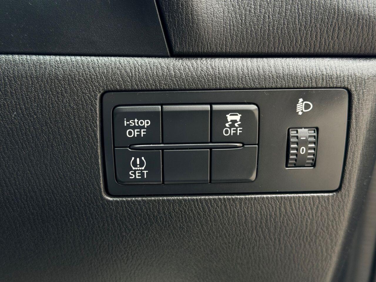 Mazda Mazda3 view 31