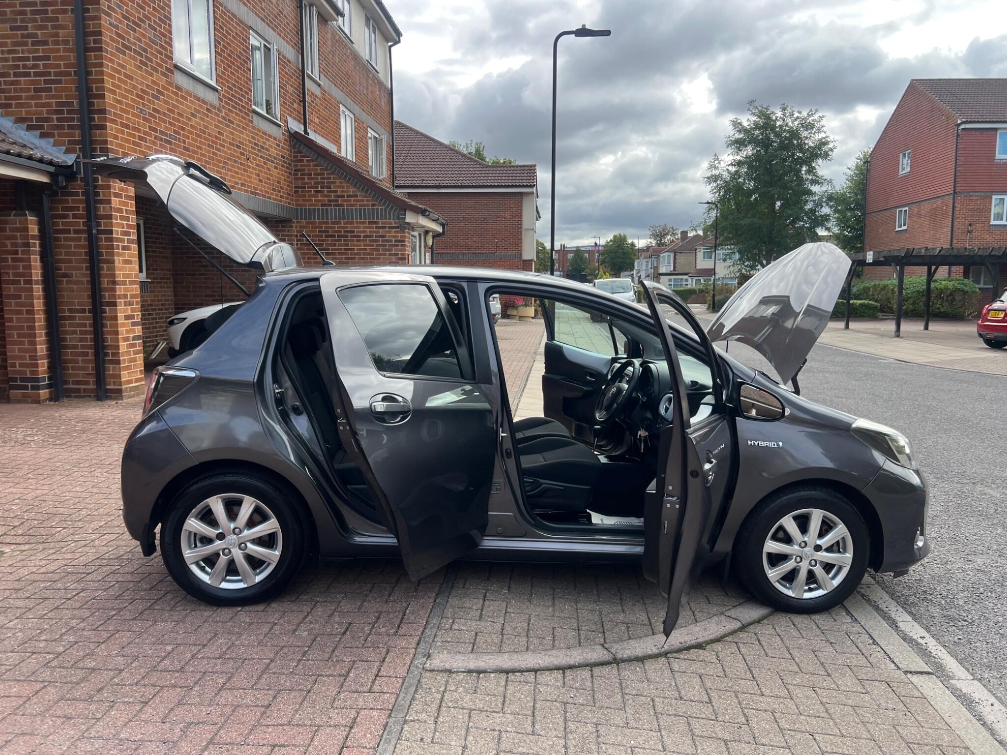 Toyota Yaris view 21