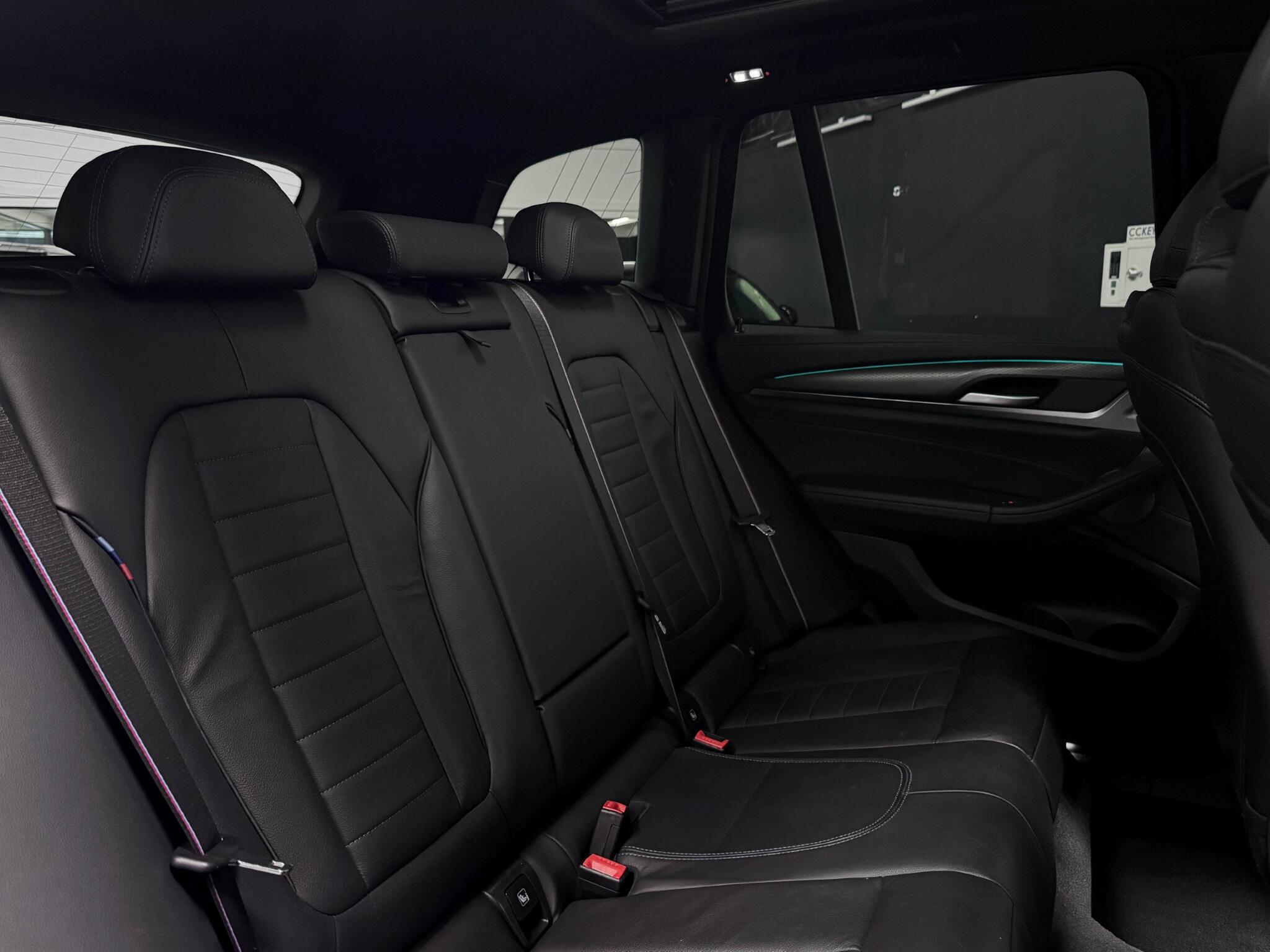 BMW X3 view 12