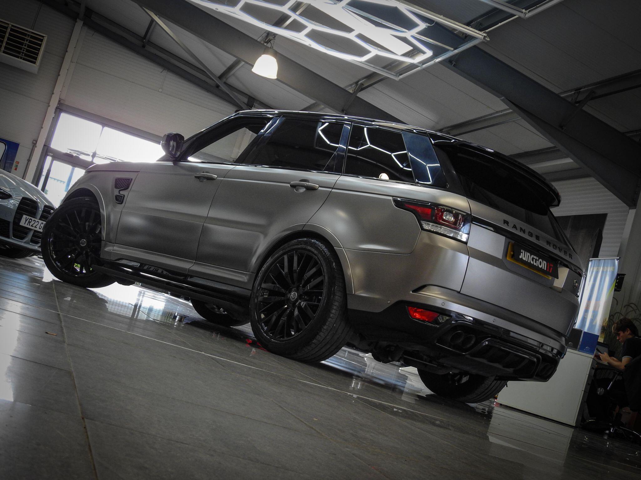 Land Rover Range Rover Sport view 4