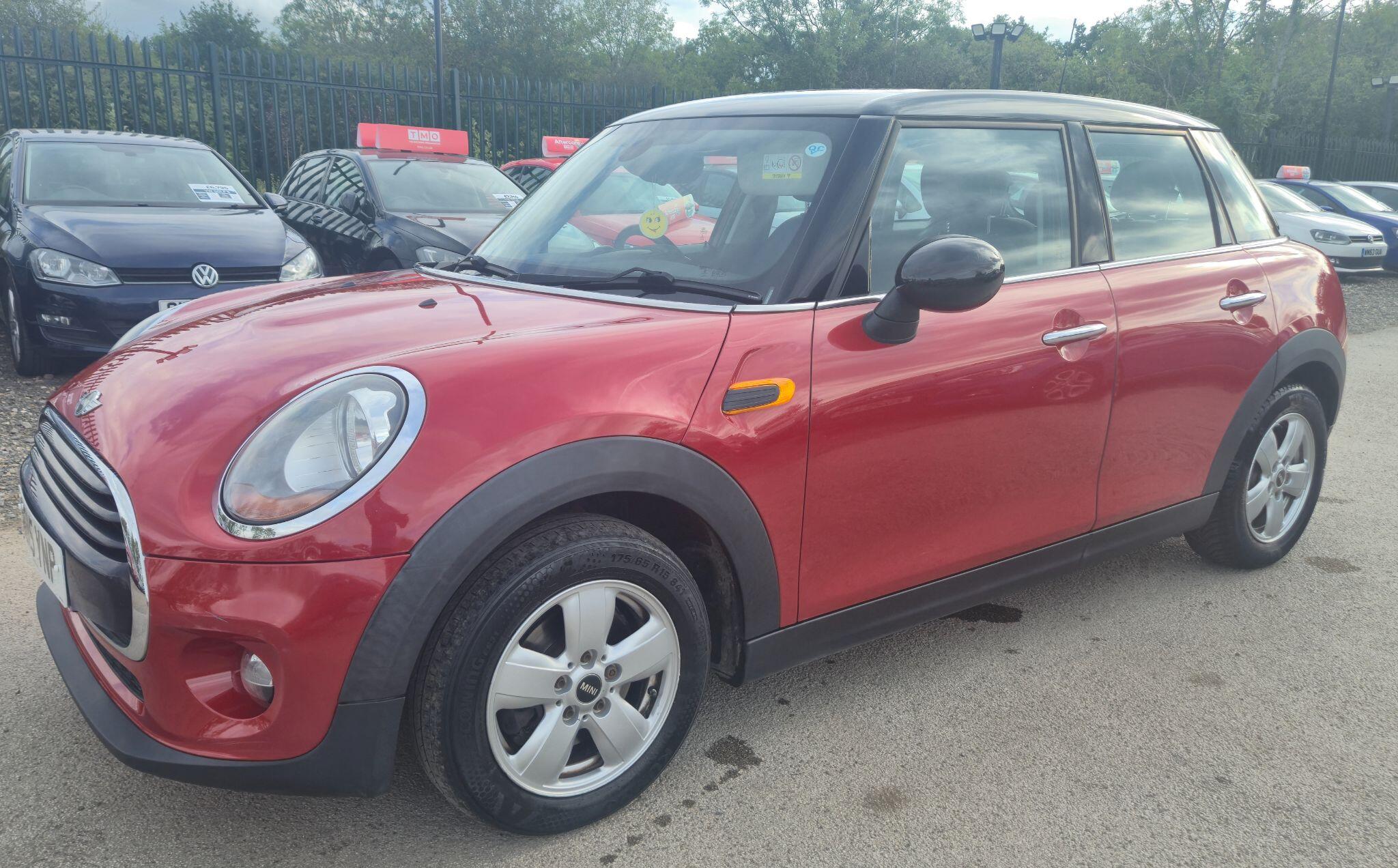 Mini Hatch view 5
