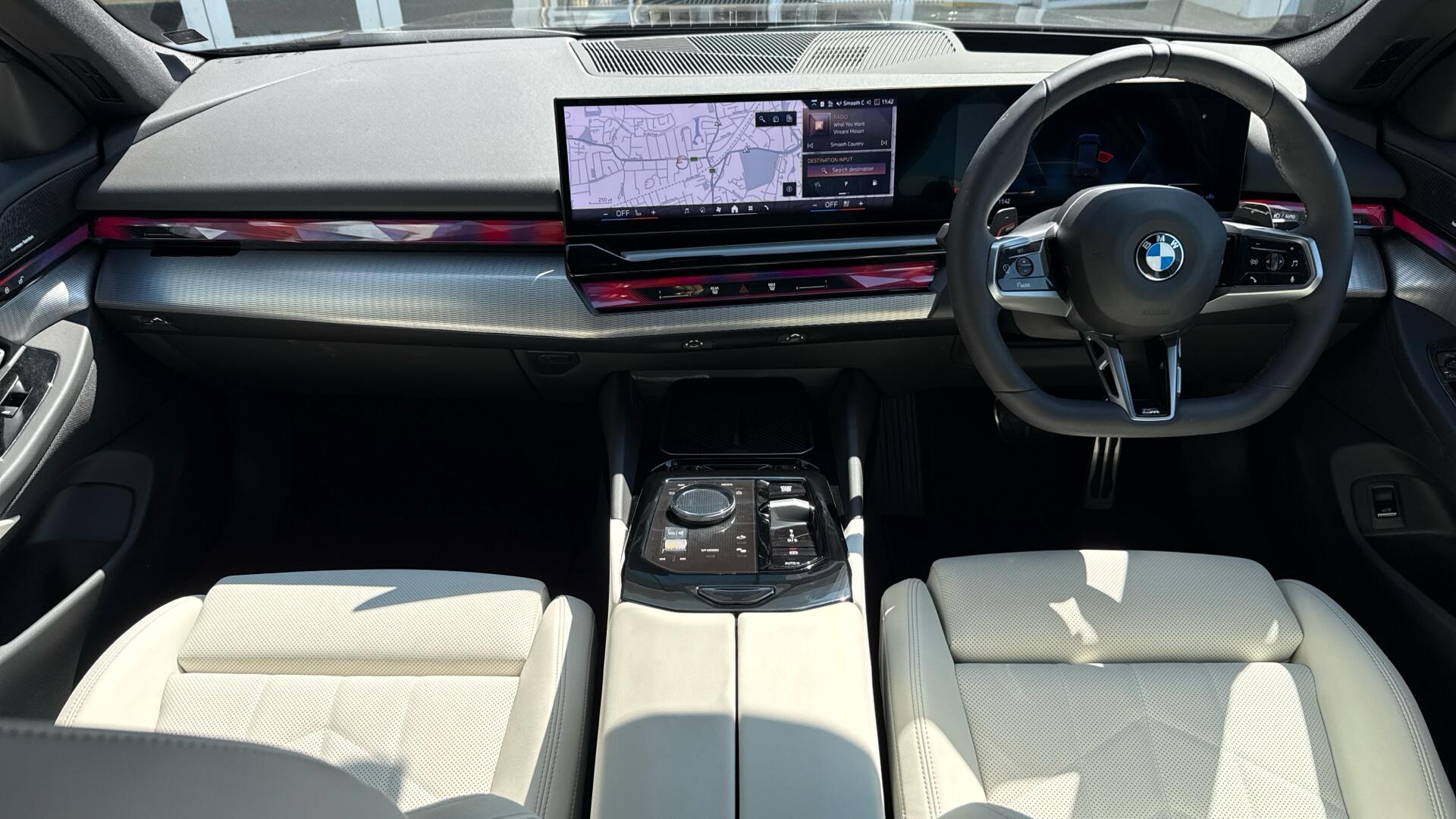 BMW 5 Series view 4