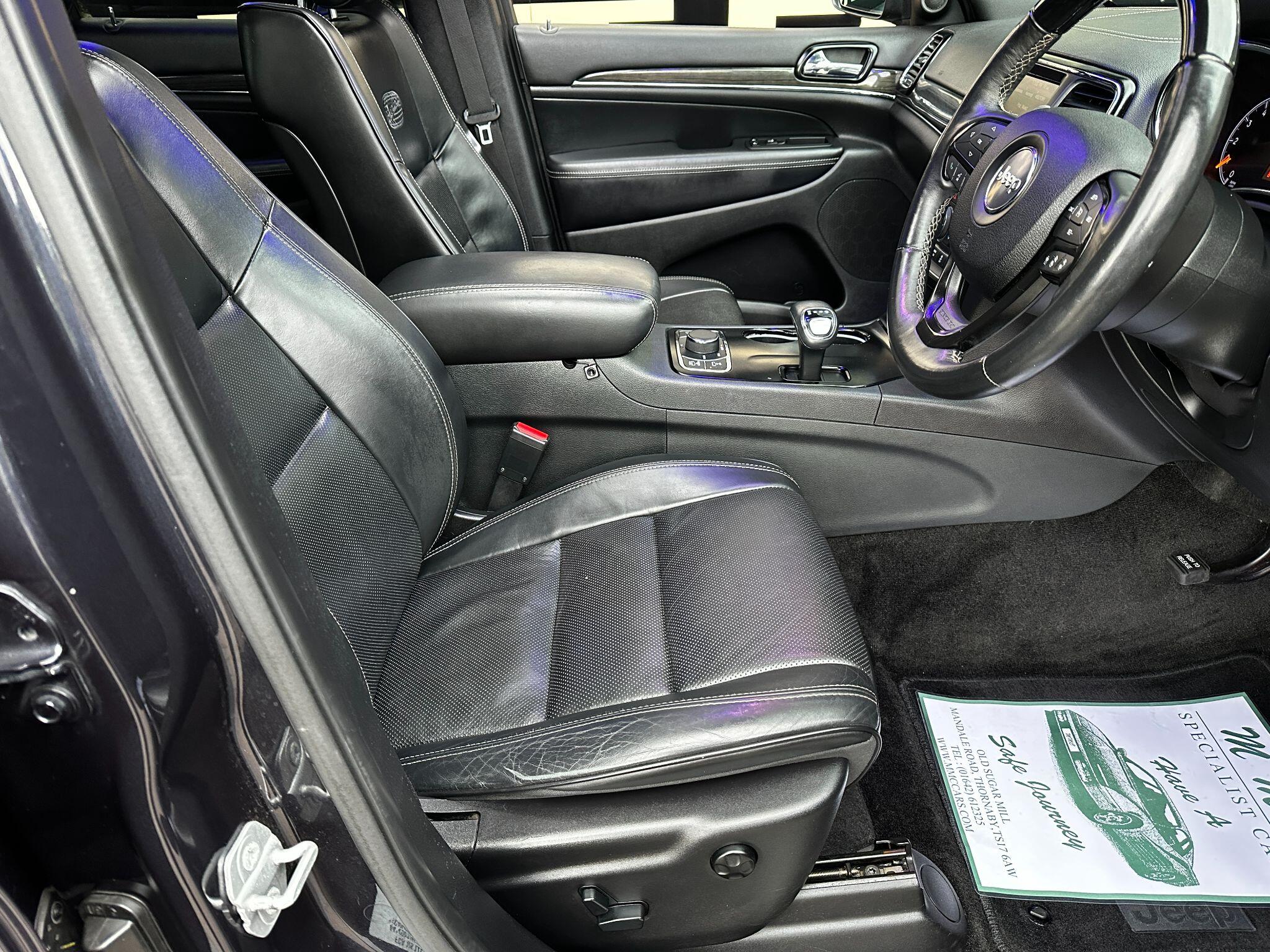 Jeep Grand Cherokee view 26