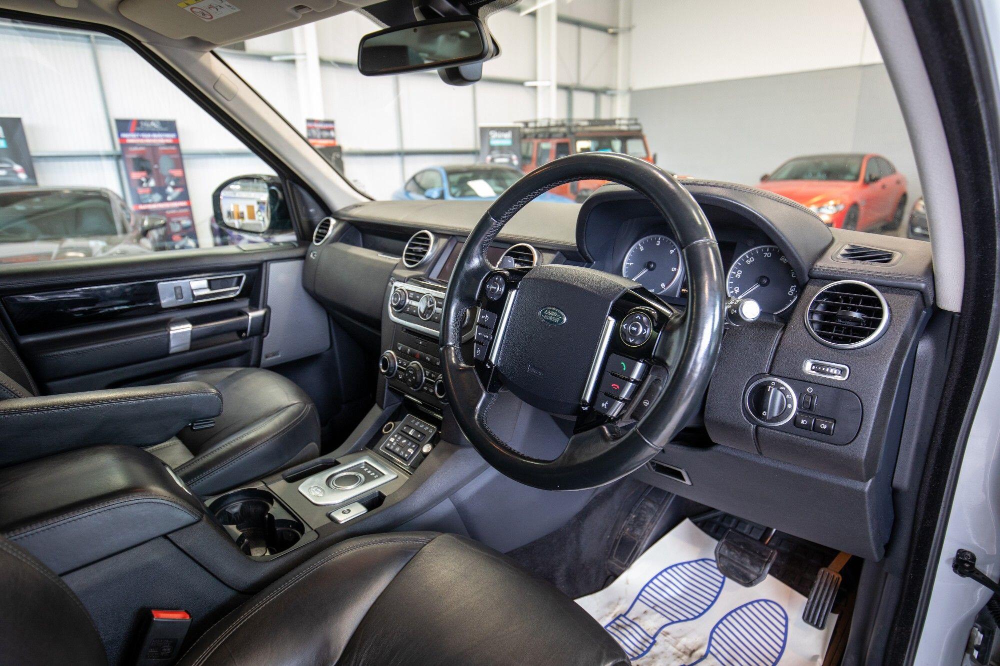 Land Rover Discovery view 16