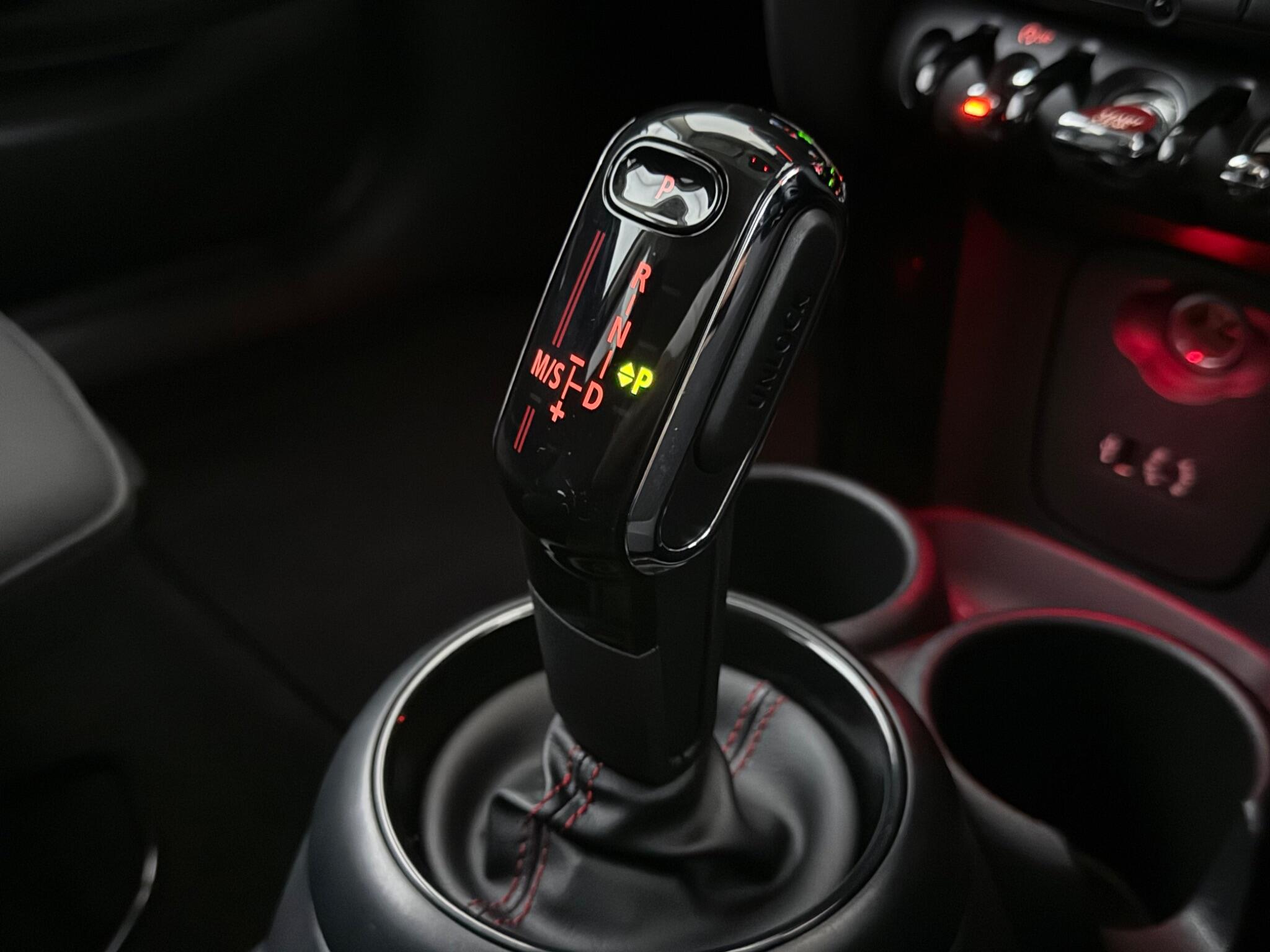 Mini Hatch view 20