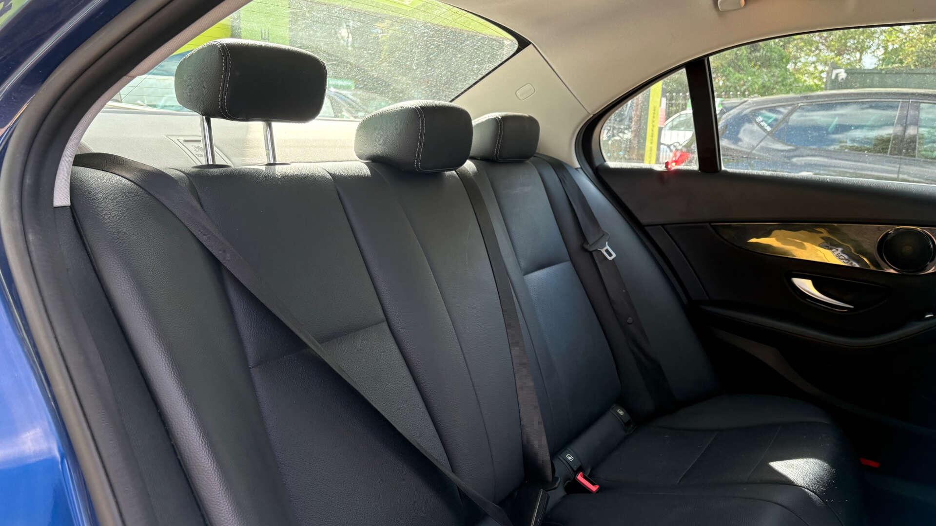 Mercedes-Benz C-Class view 9