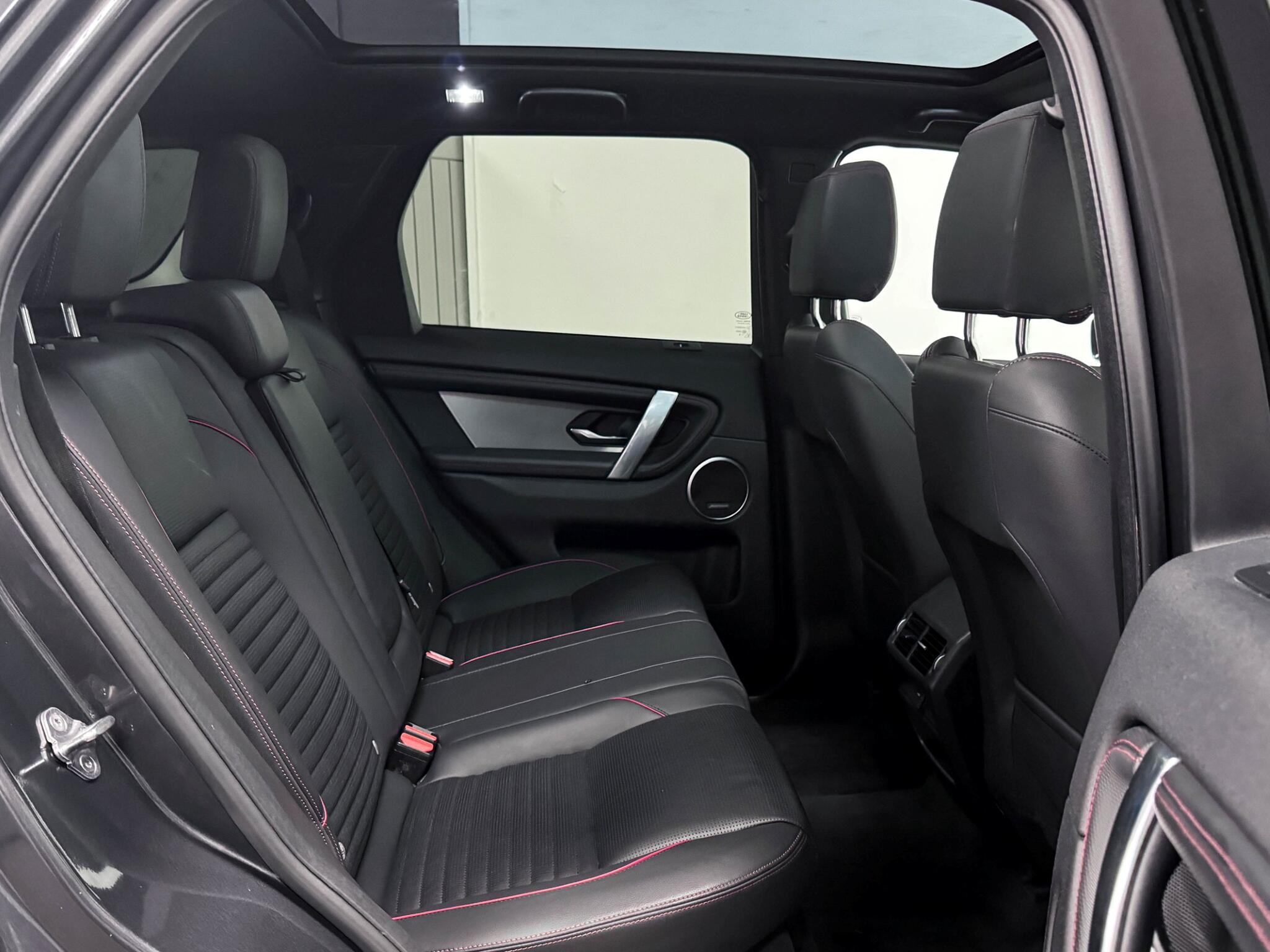 Land Rover Discovery Sport view 9