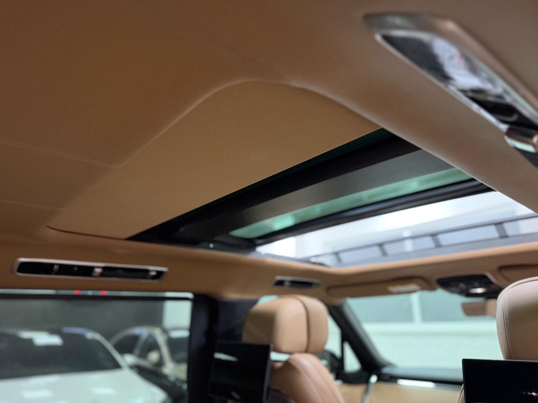 Land Rover Range Rover view 16