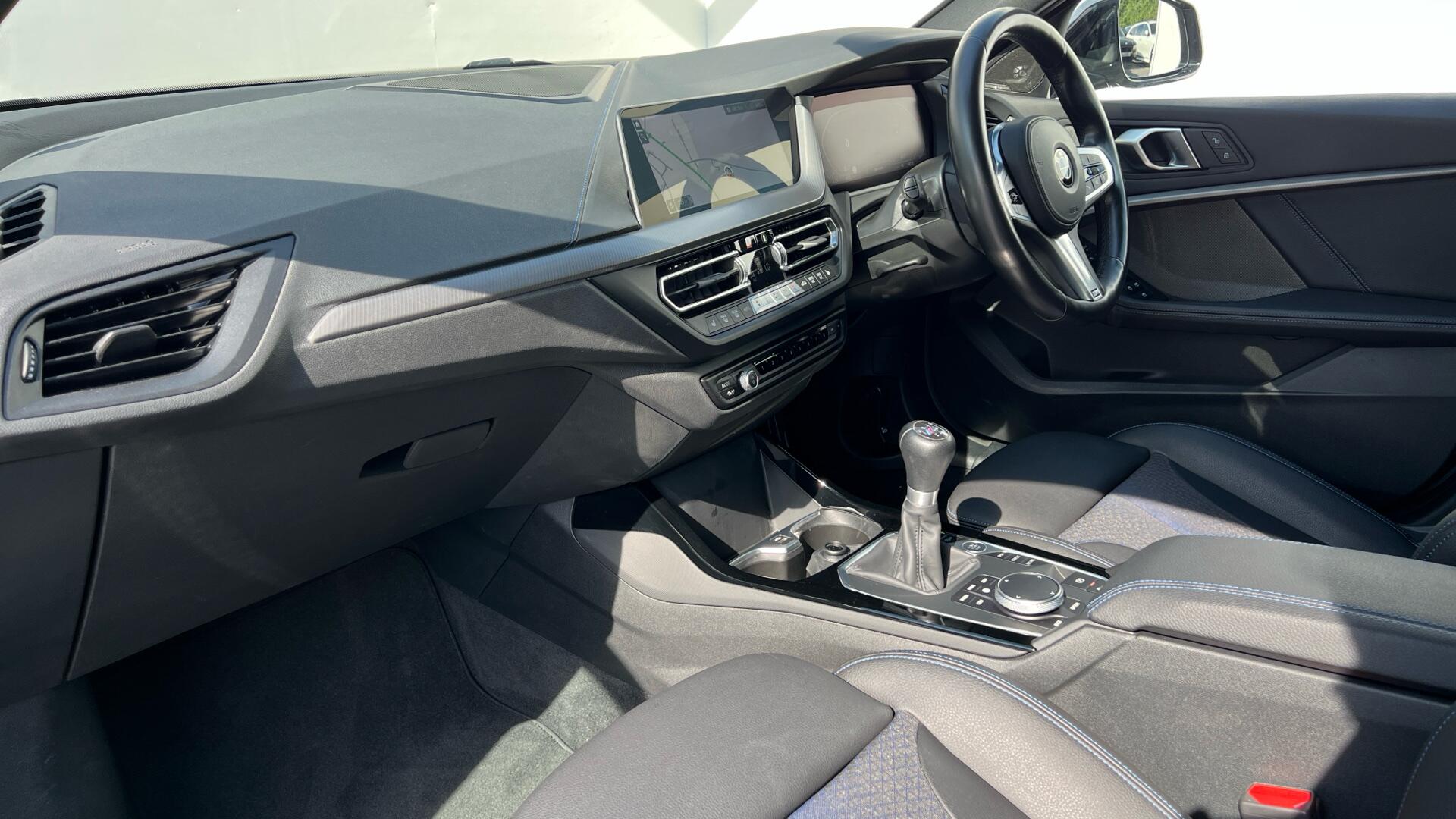 BMW 1 Series view 7