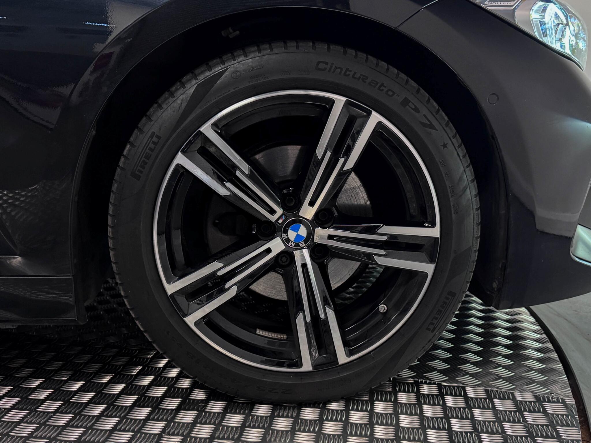 BMW 3 Series view 52