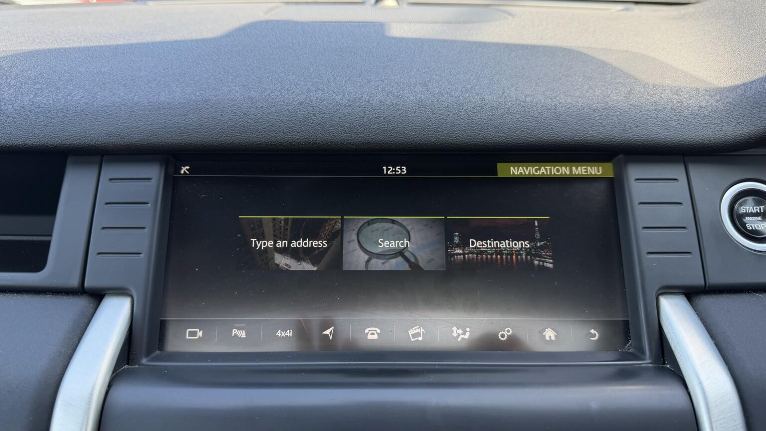 Land Rover Discovery Sport view 36