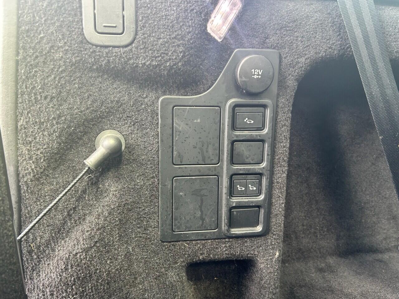 Land Rover Discovery view 17
